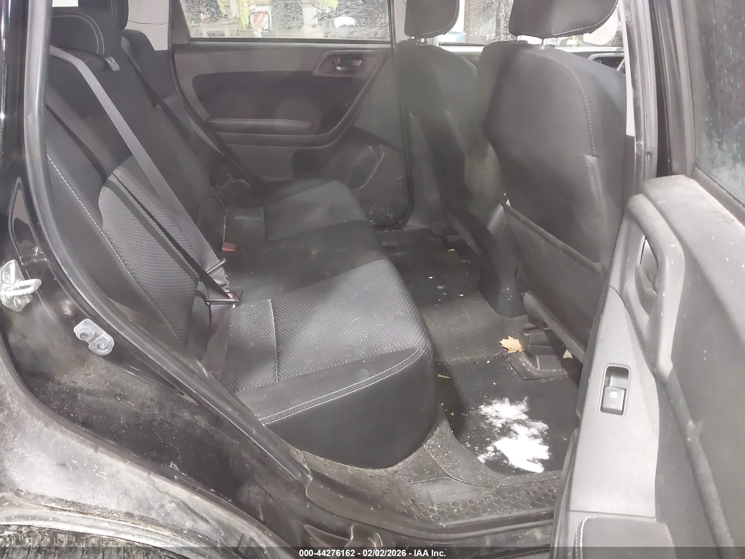 SUBARU FORESTER image 8
