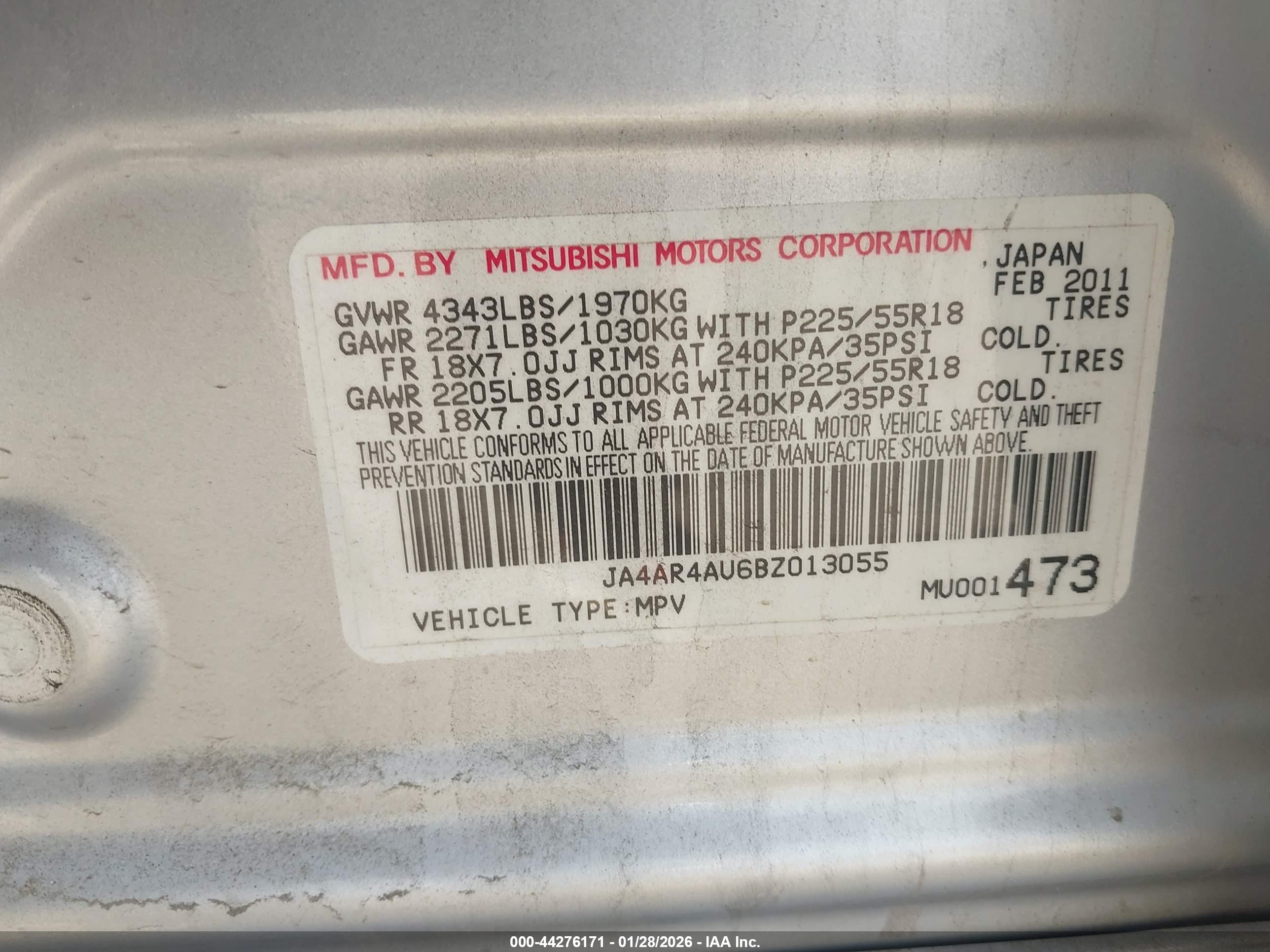 MITSUBISHI OUTLANDER image 9