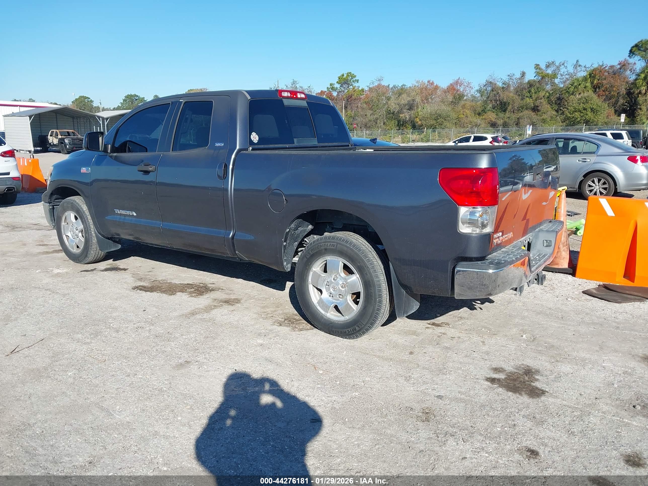 TOYOTA TUNDRA image 3