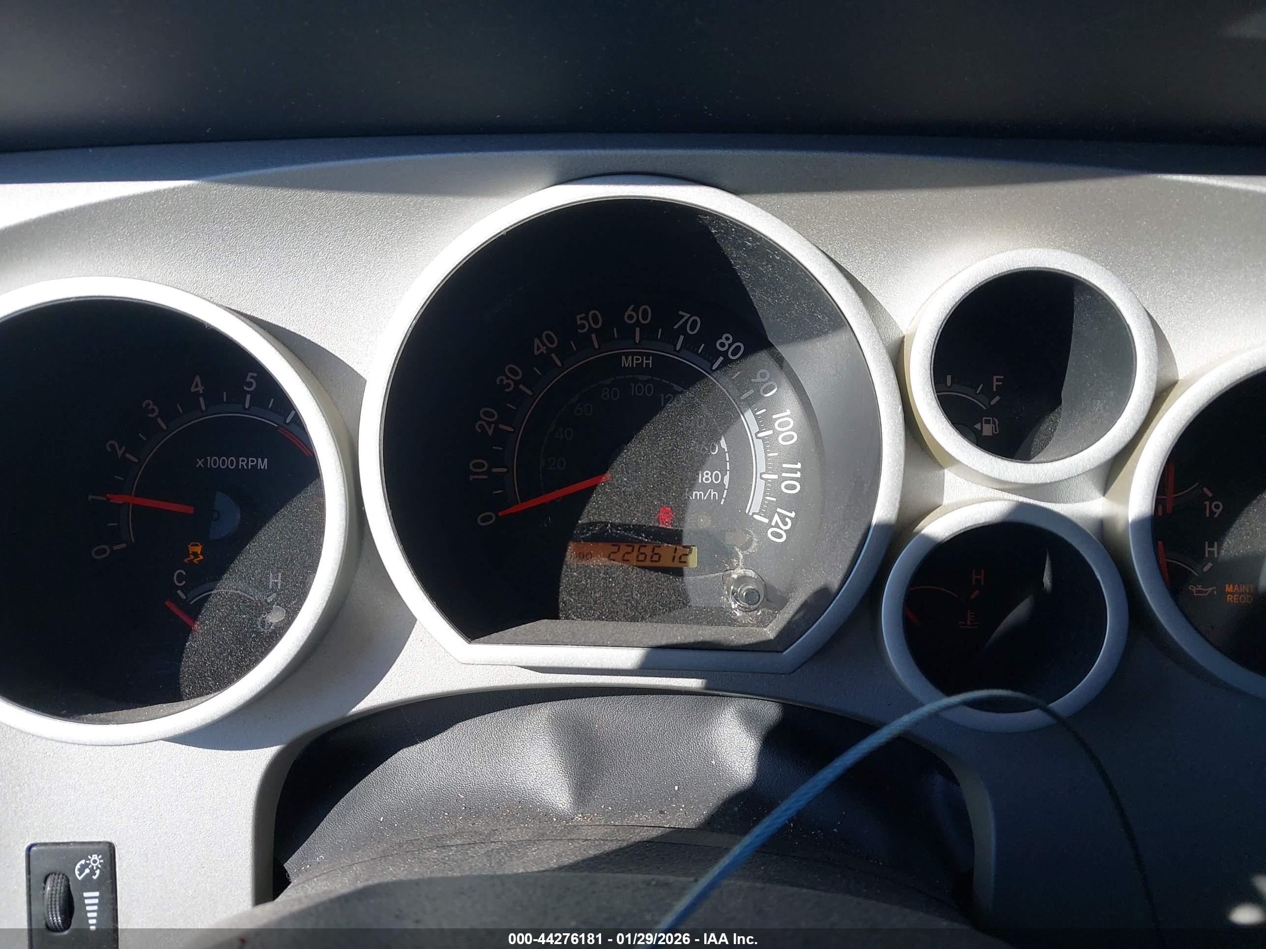 TOYOTA TUNDRA image 7