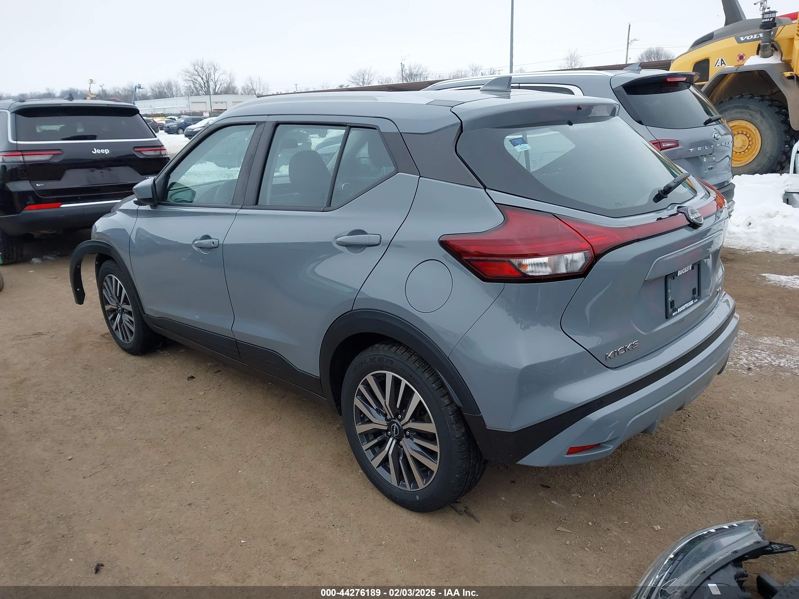 NISSAN KICKS image 3