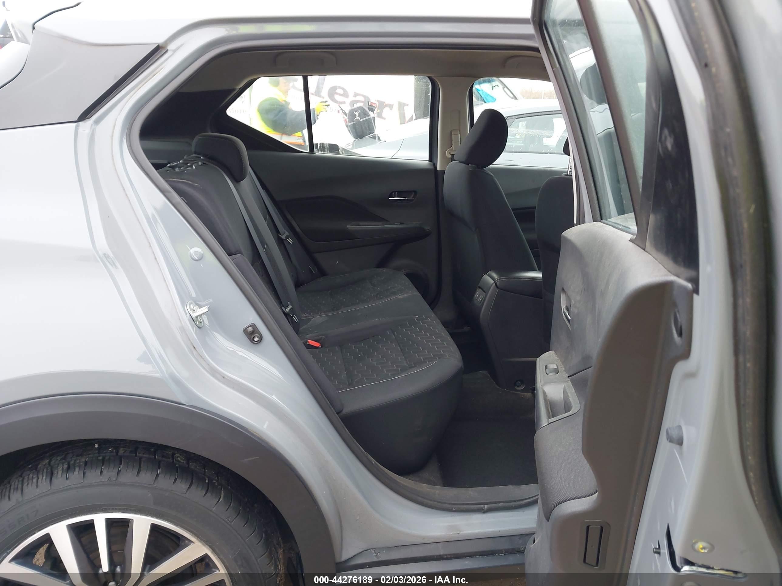 NISSAN KICKS image 8
