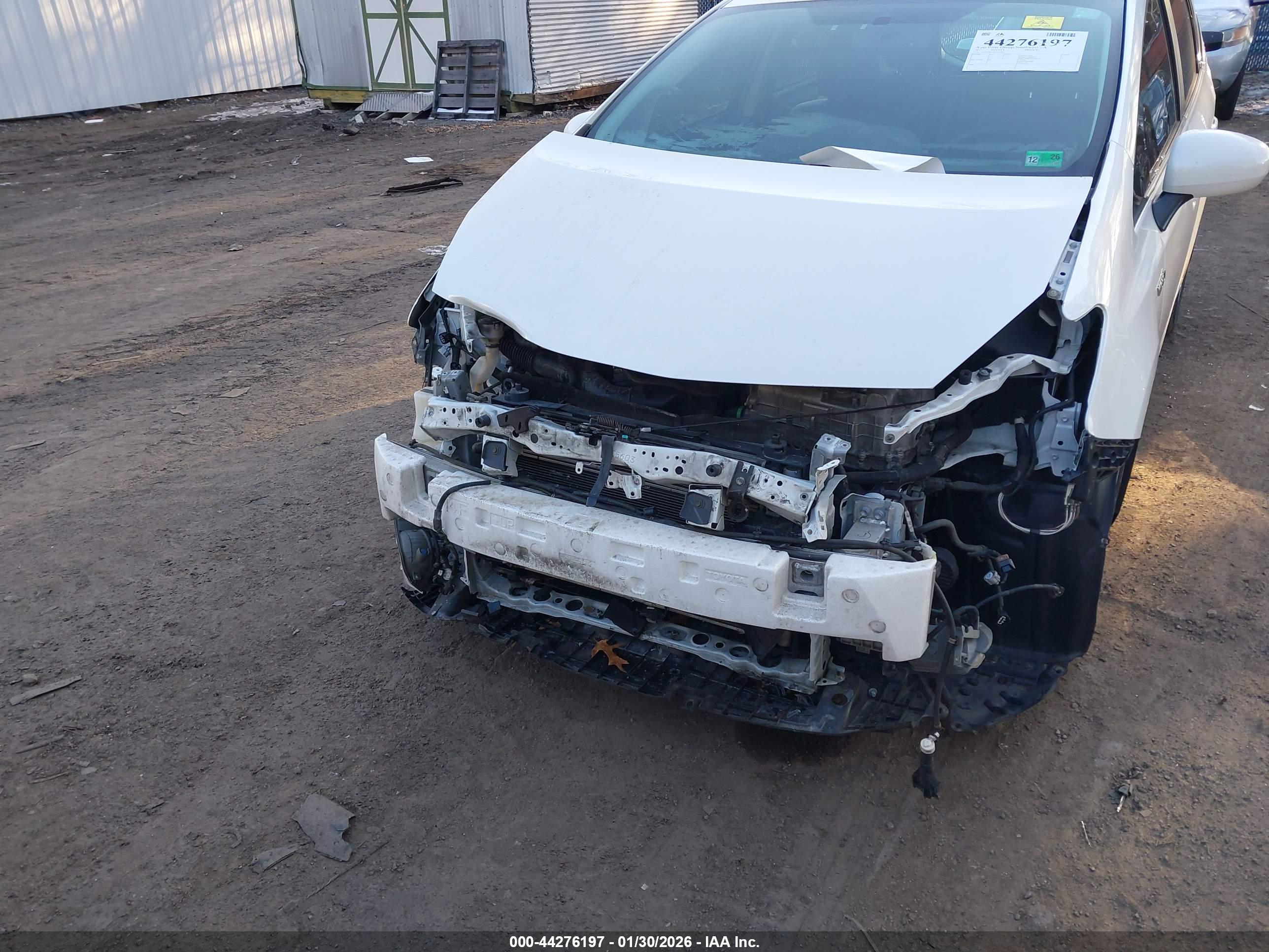 TOYOTA PRIUS image 6