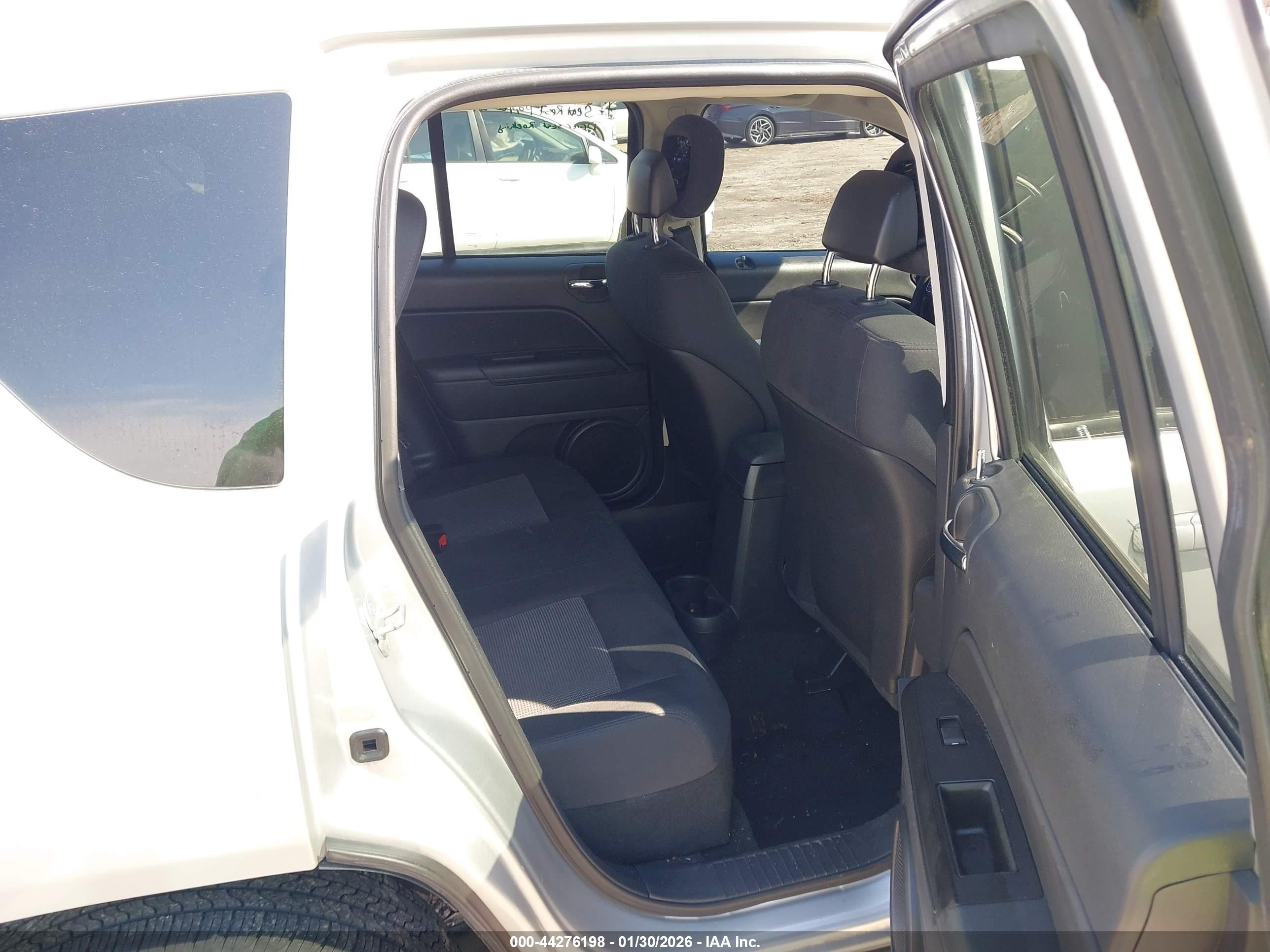 JEEP COMPASS image 8
