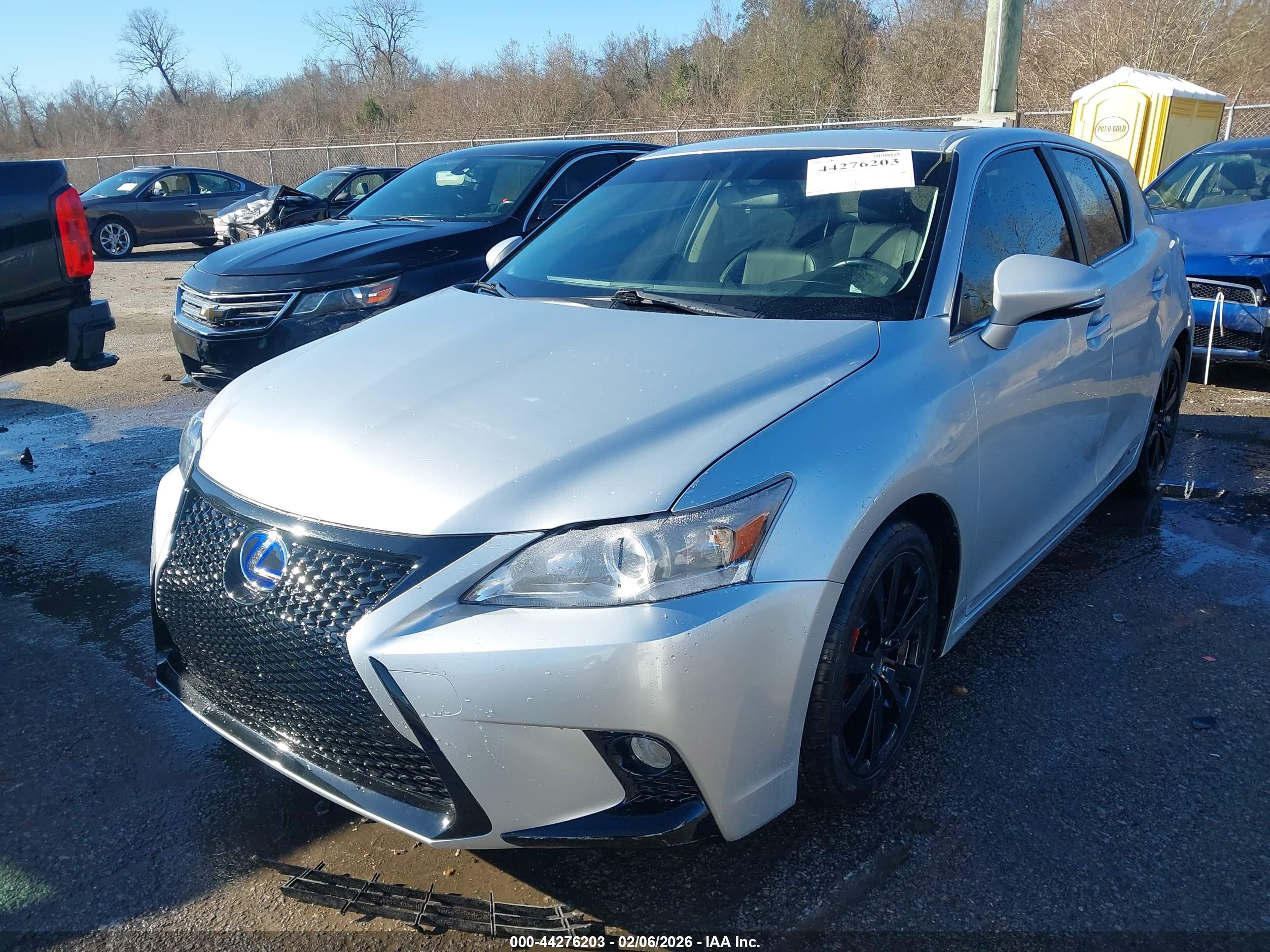 LEXUS CT image 2