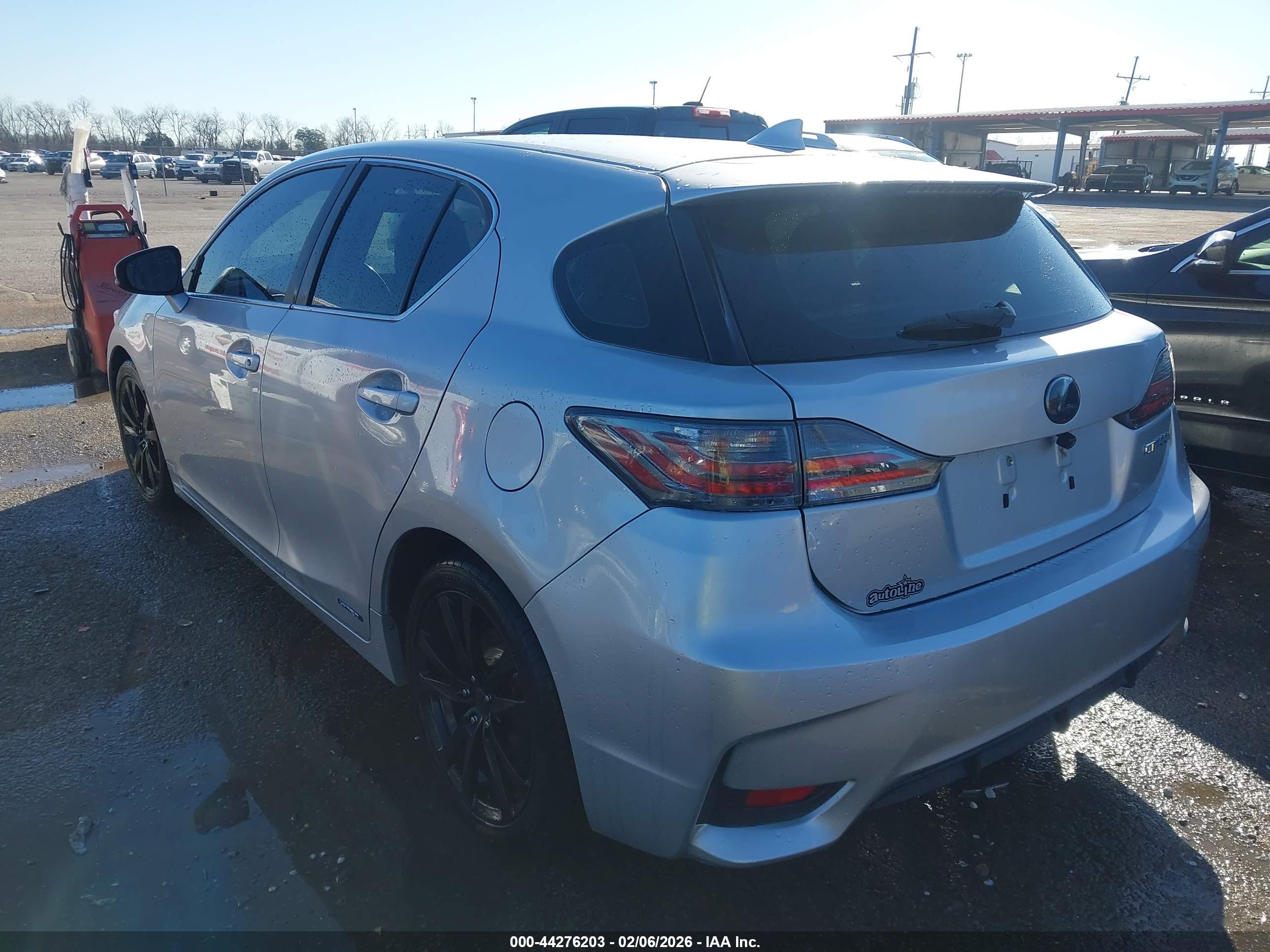 LEXUS CT image 3
