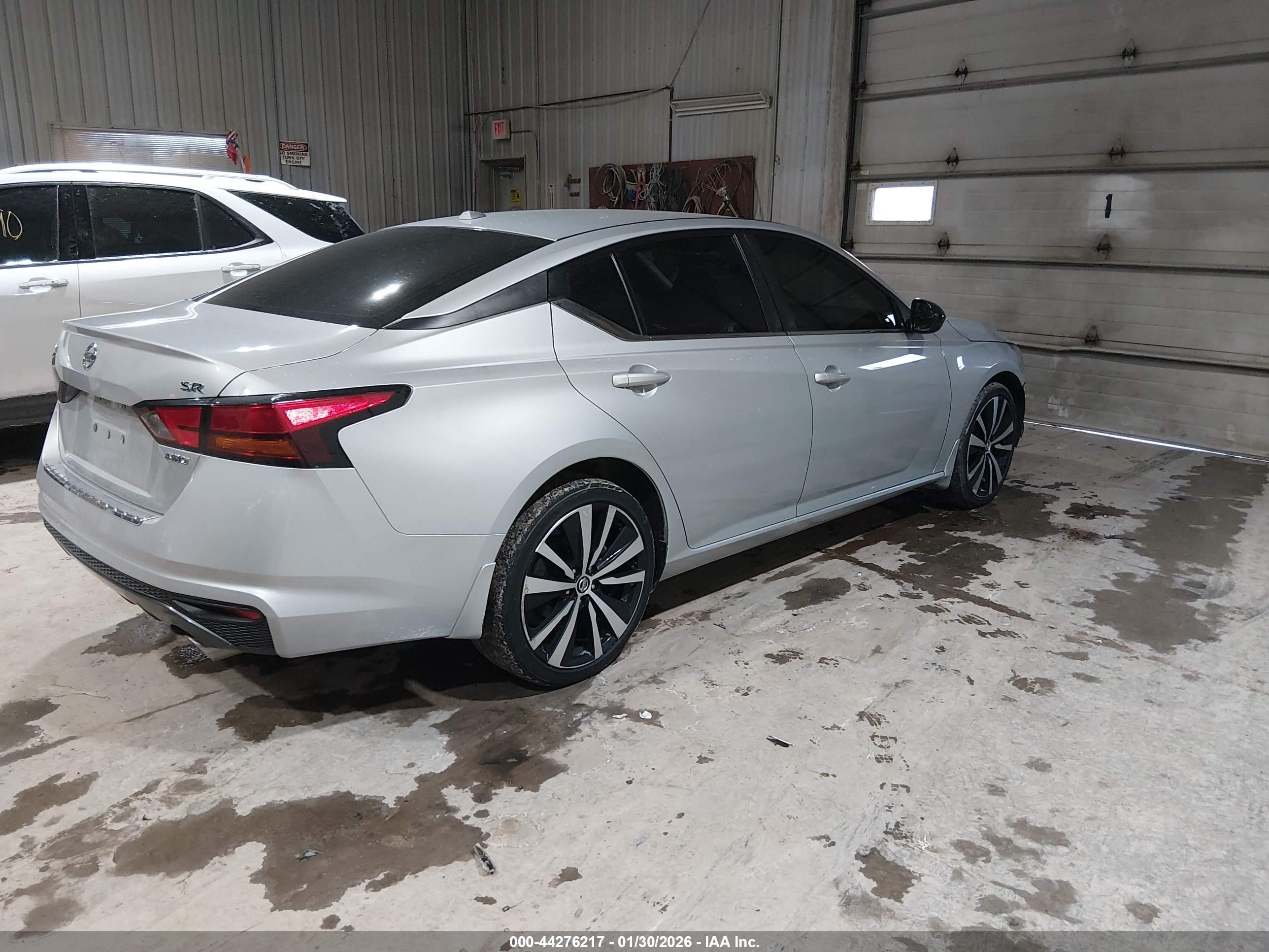 NISSAN ALTIMA image 4