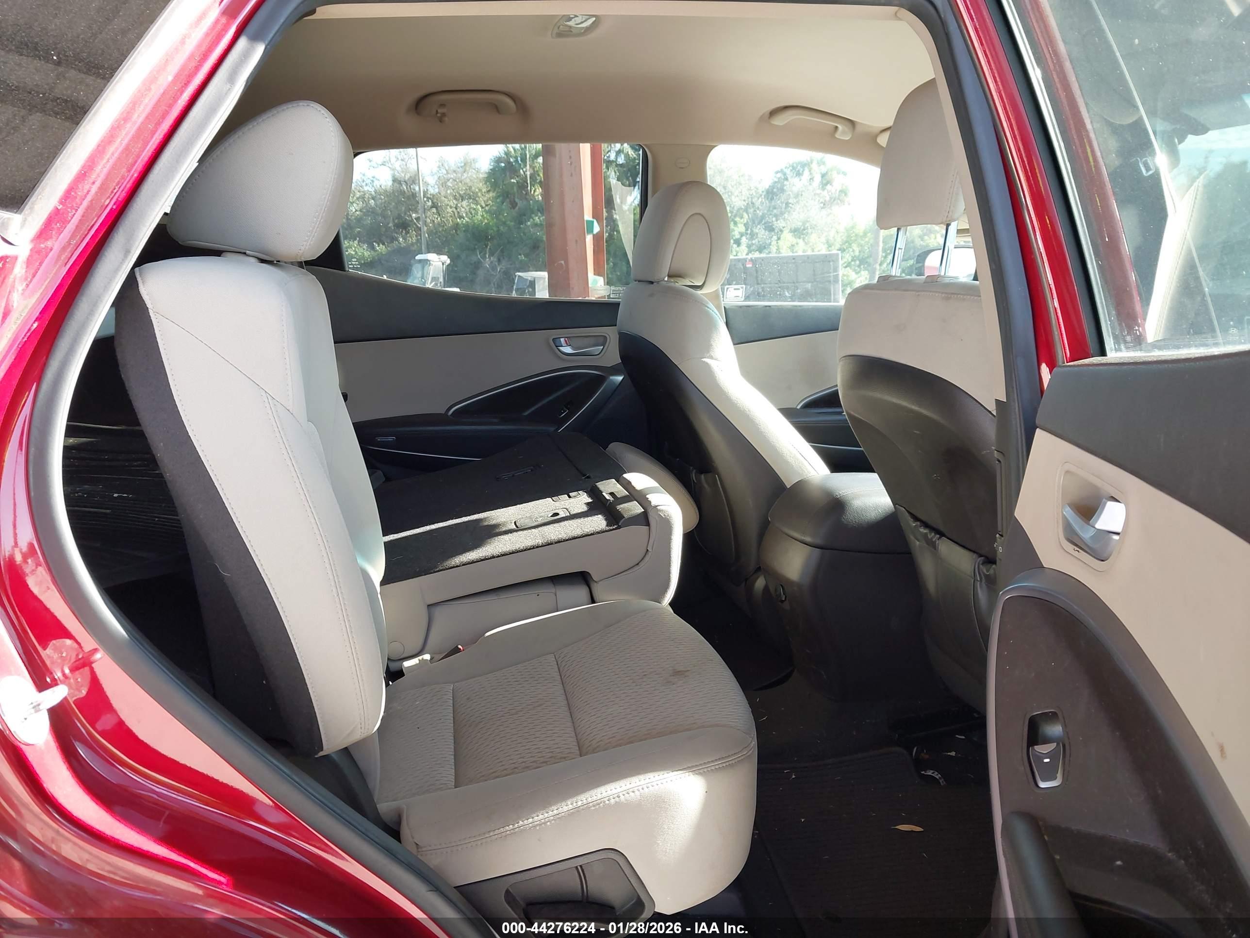 HYUNDAI SANTA image 8