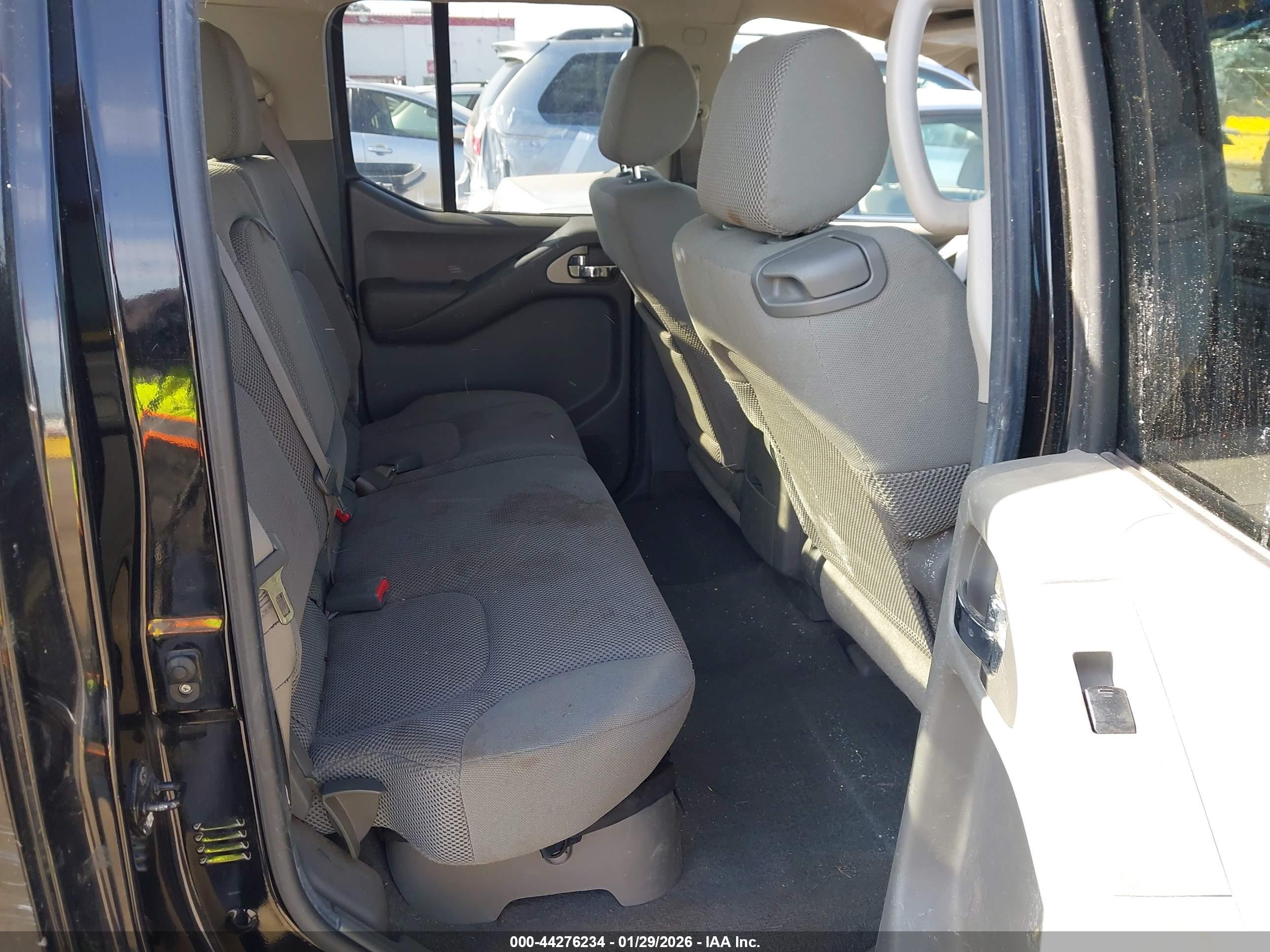 NISSAN FRONTIER image 8