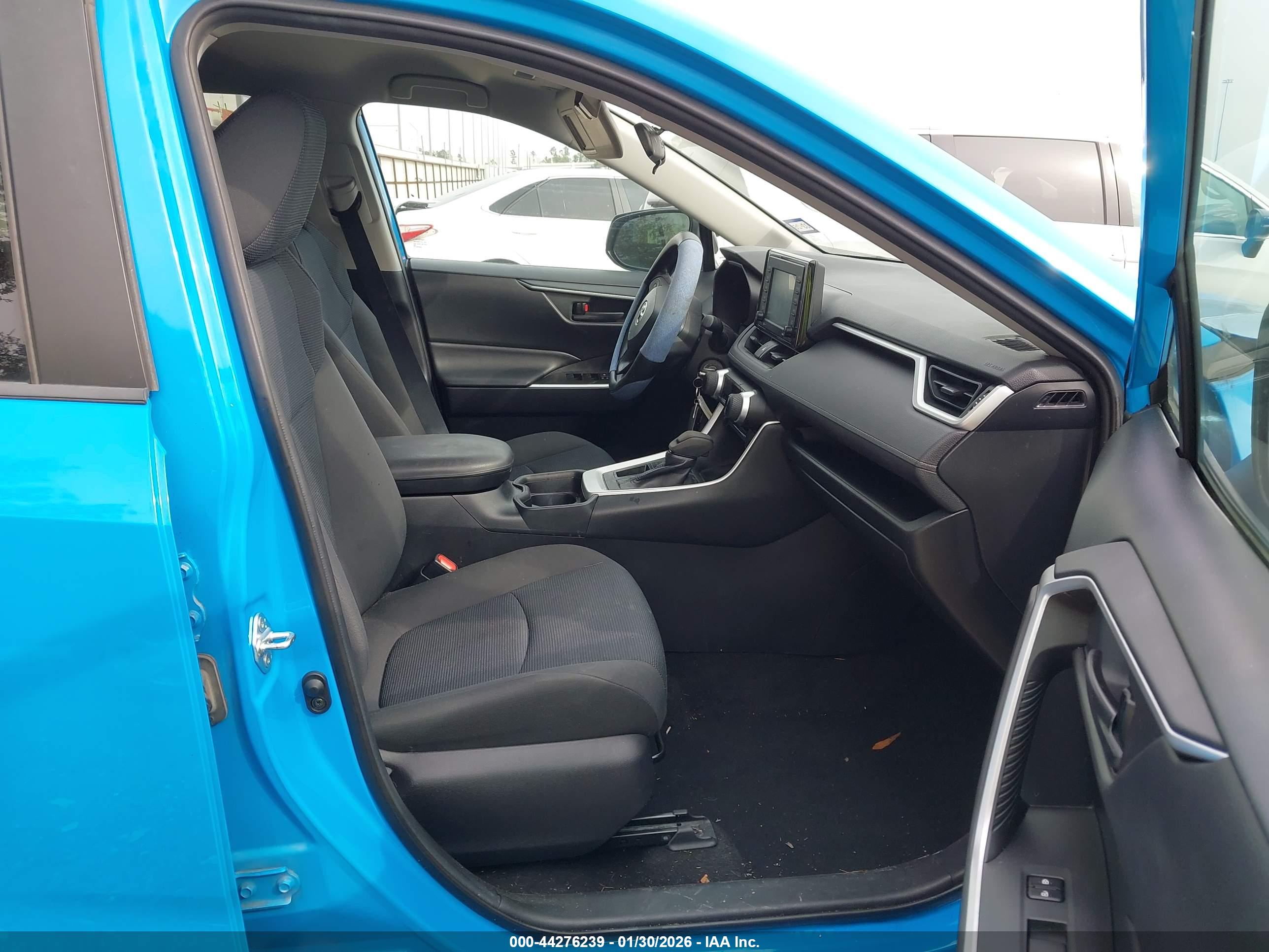 TOYOTA RAV4 image 5