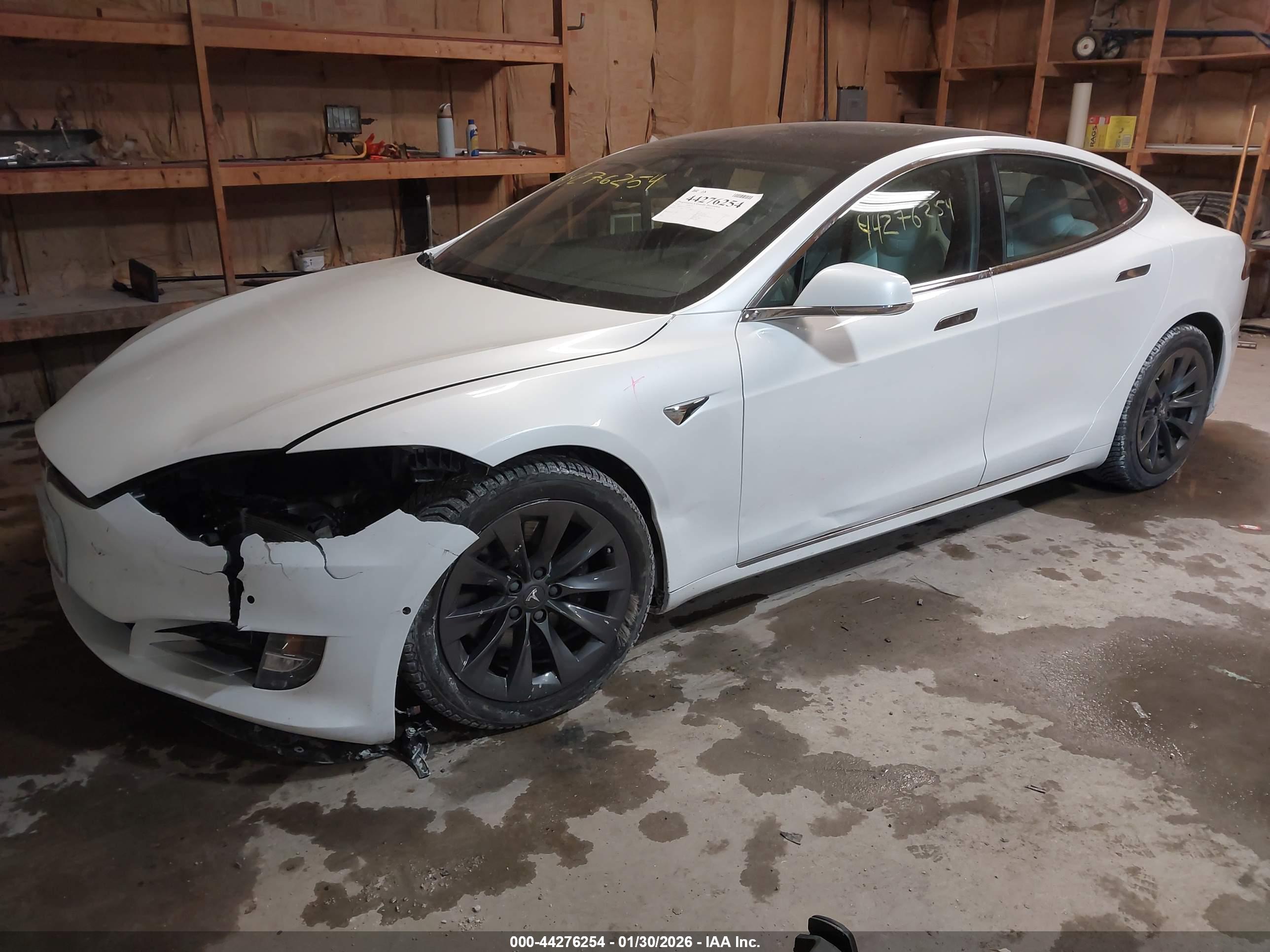 TESLA MODEL image 2