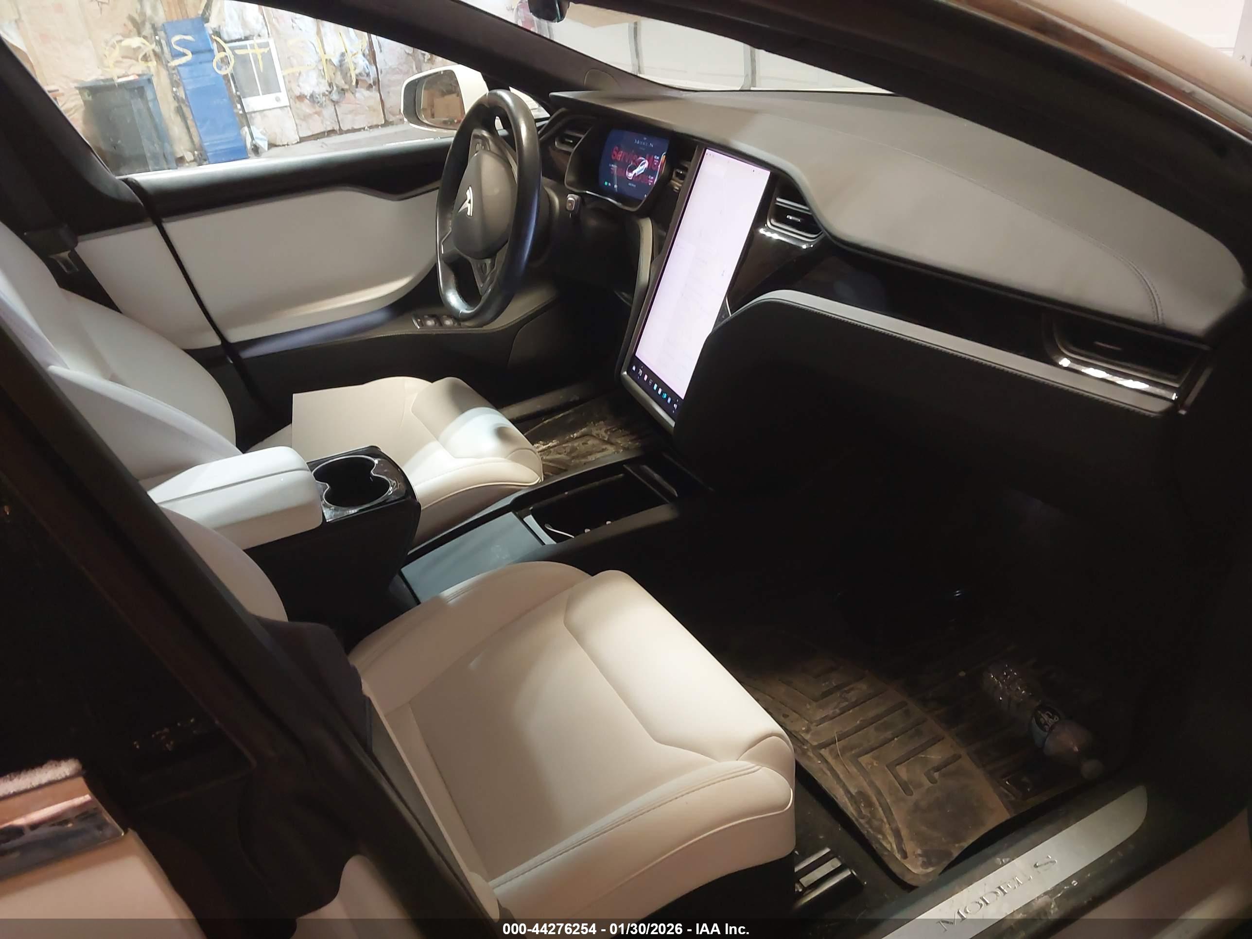 TESLA MODEL image 5