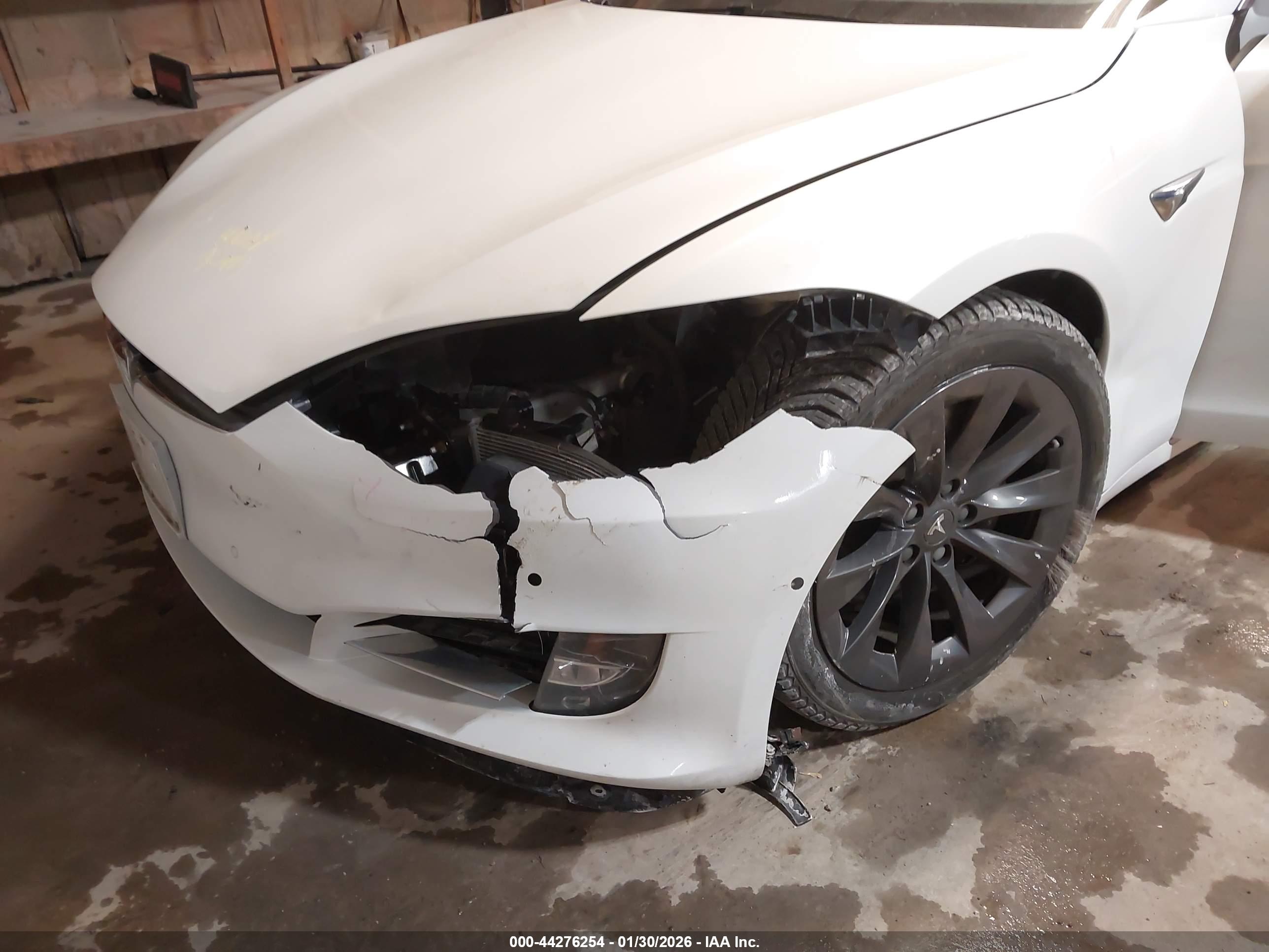 TESLA MODEL image 6