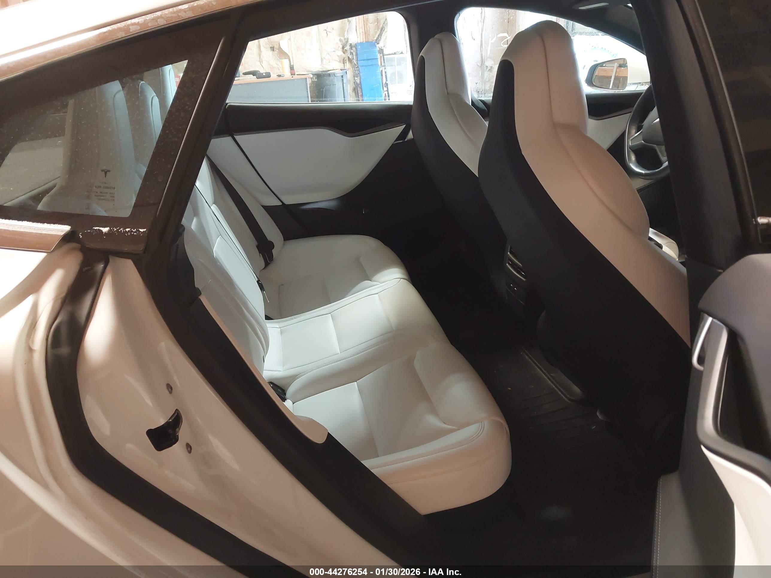 TESLA MODEL image 8