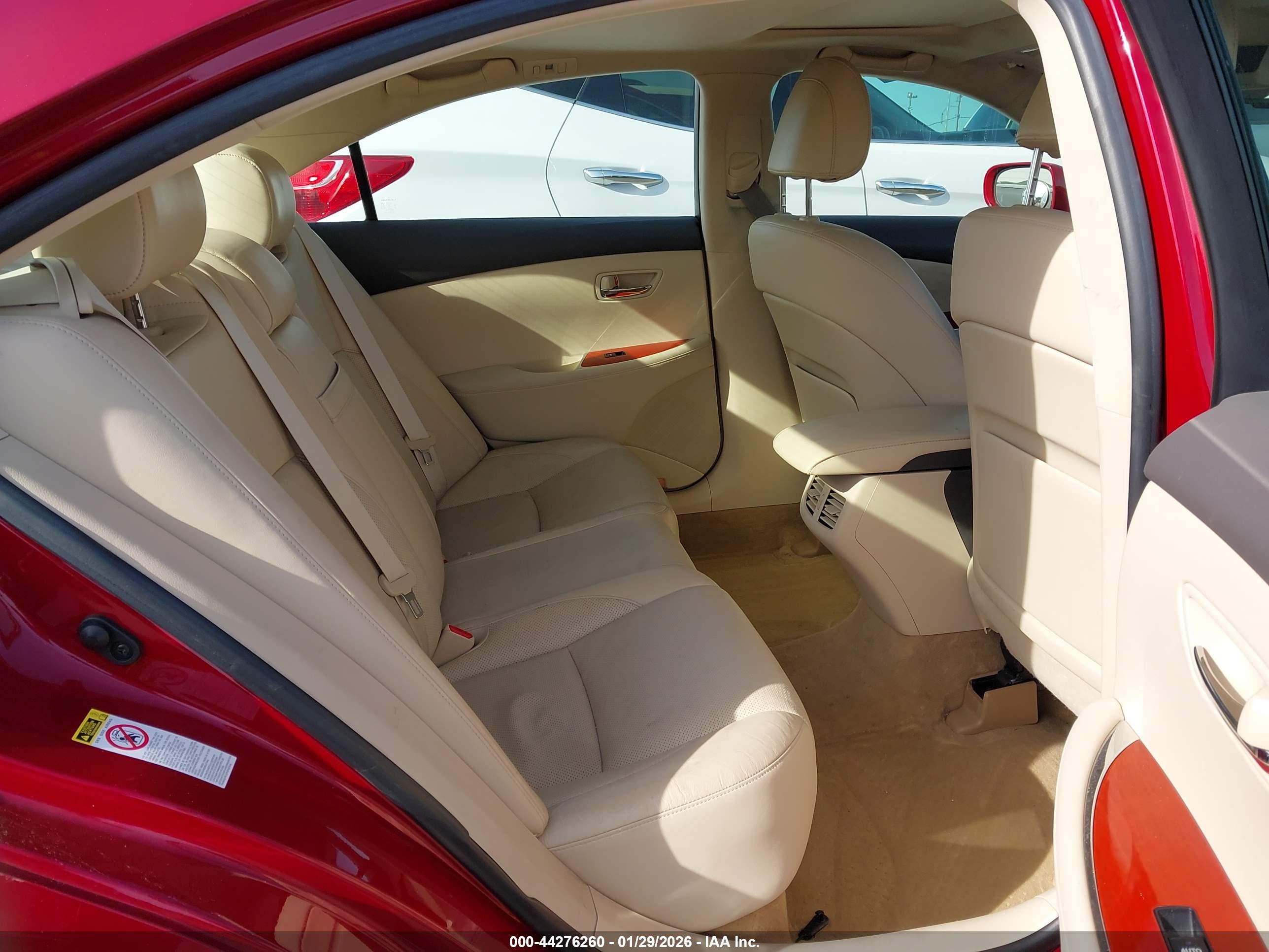 LEXUS ES image 8