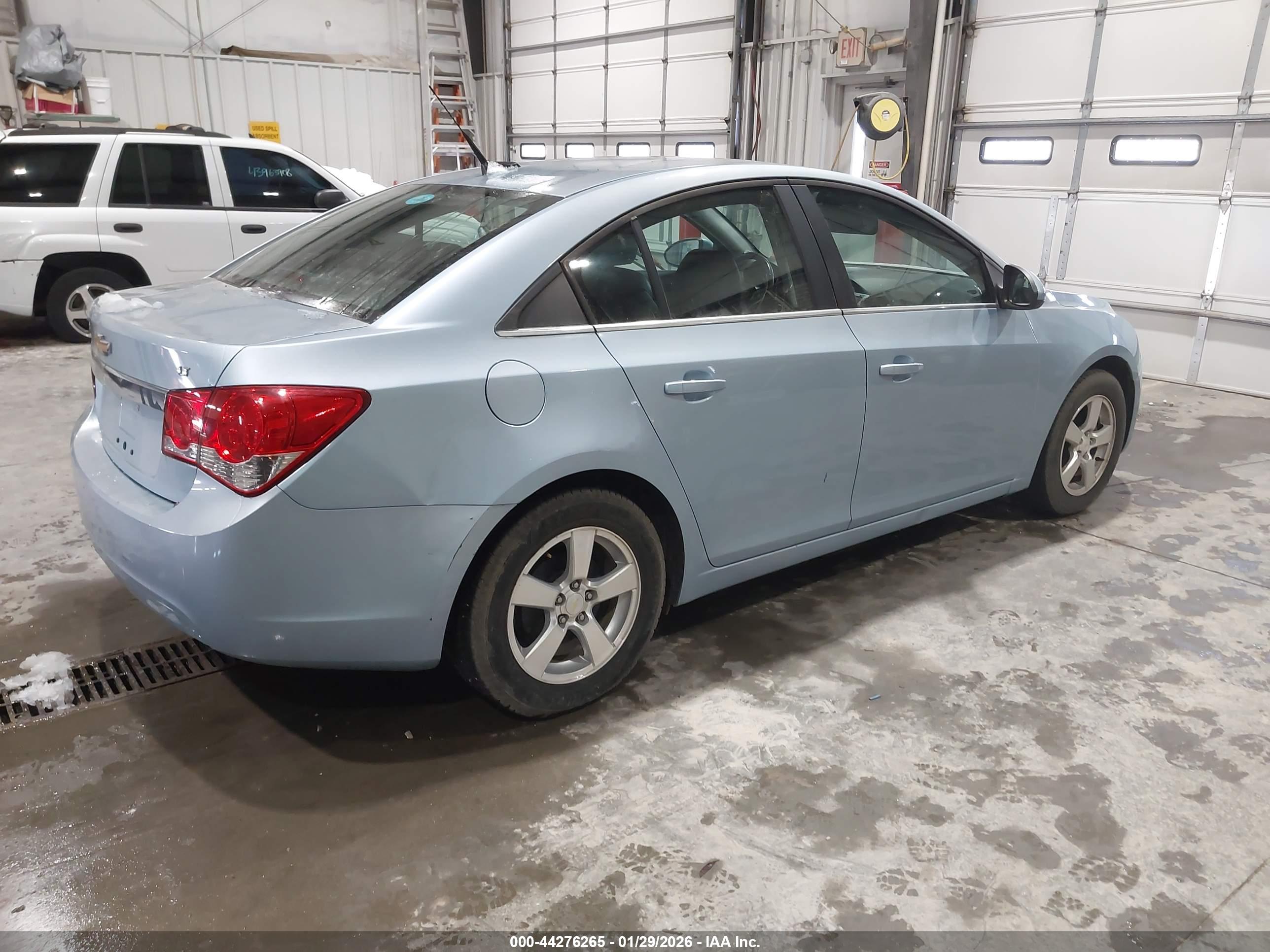 CHEVROLET CRUZE image 4