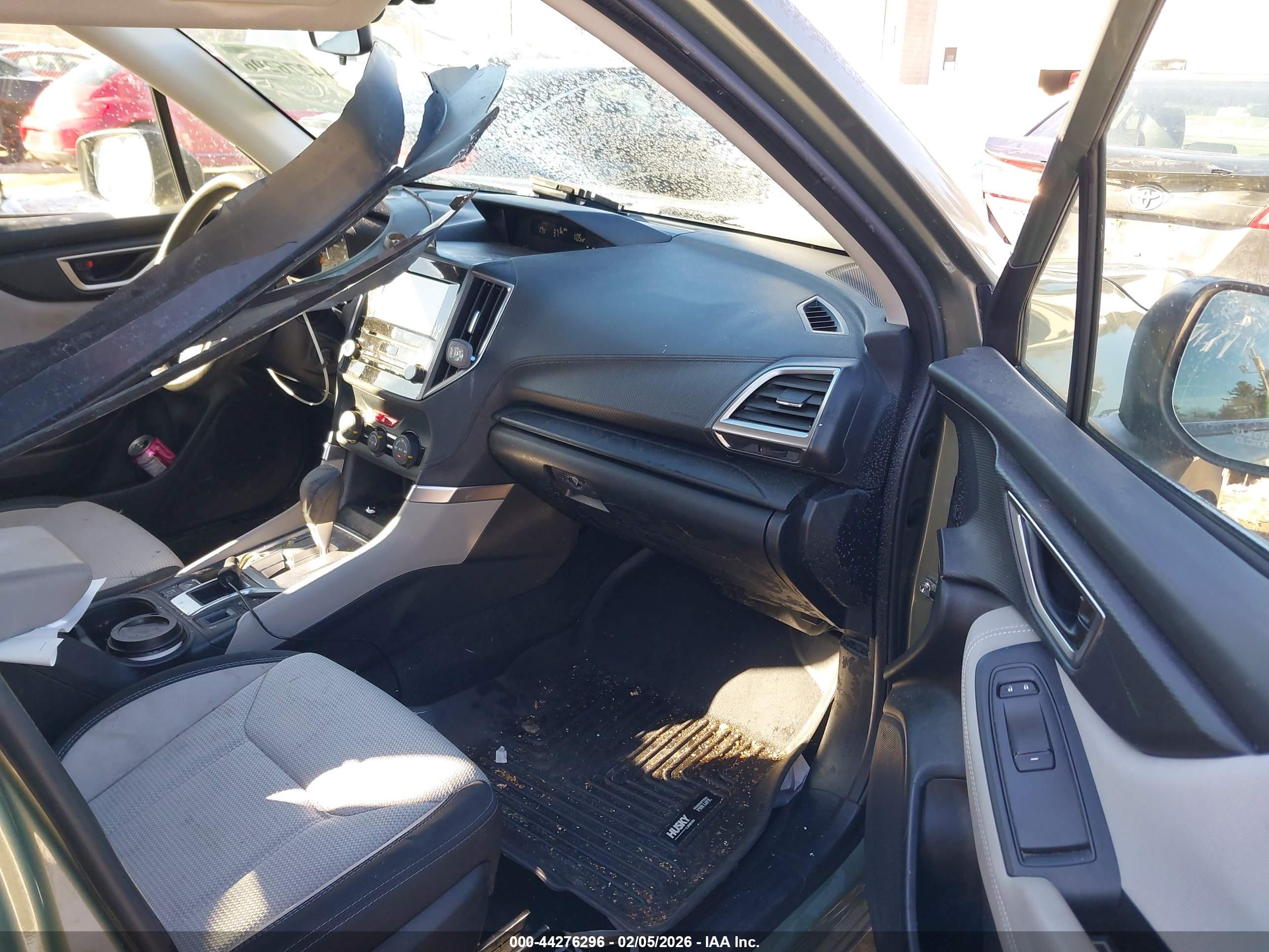 SUBARU FORESTER image 5