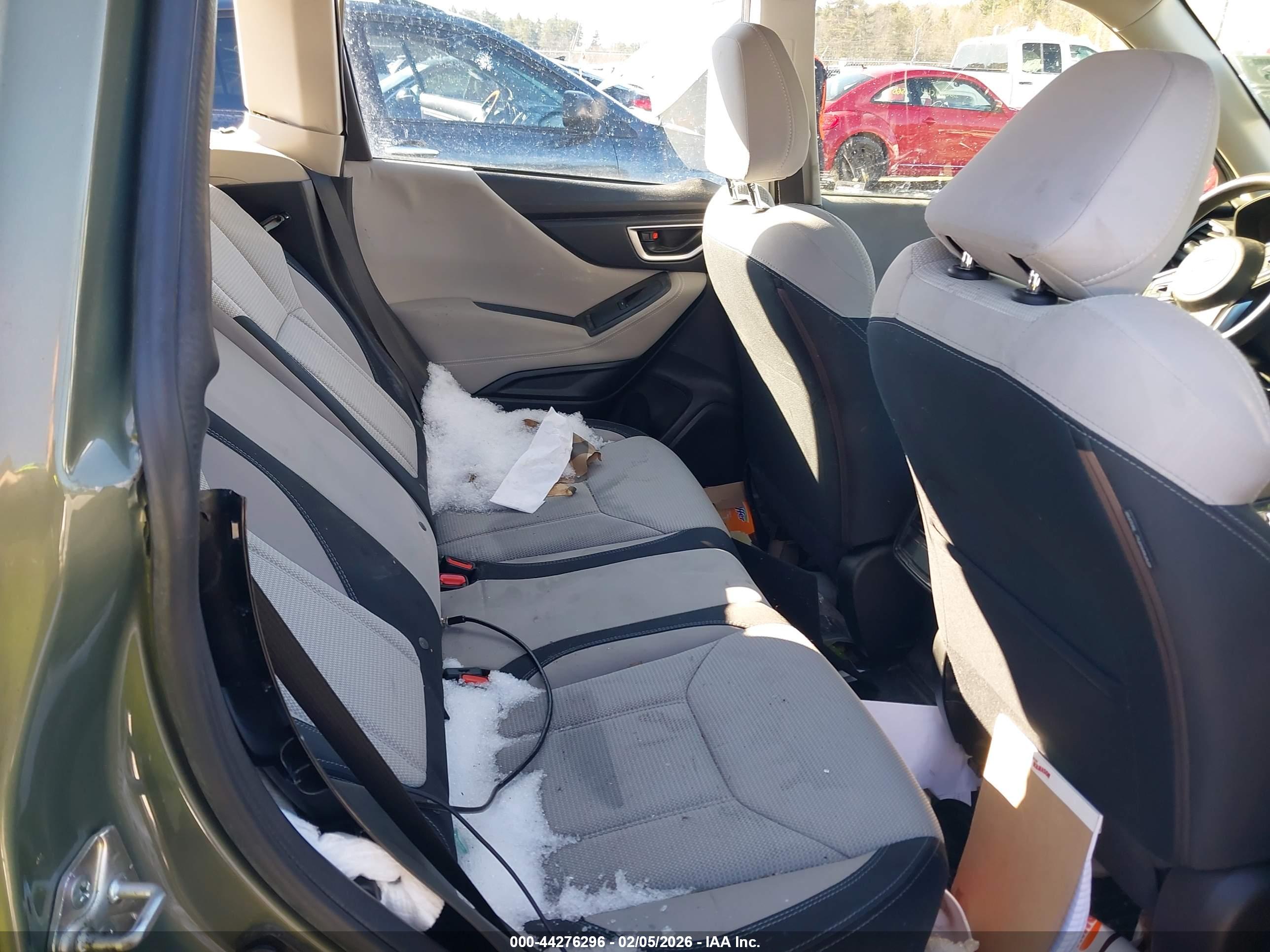 SUBARU FORESTER image 8