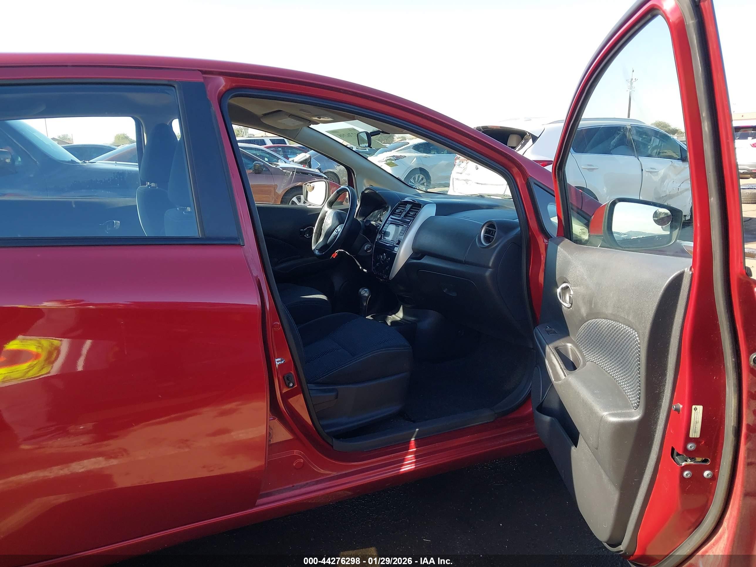 NISSAN VERSA image 5