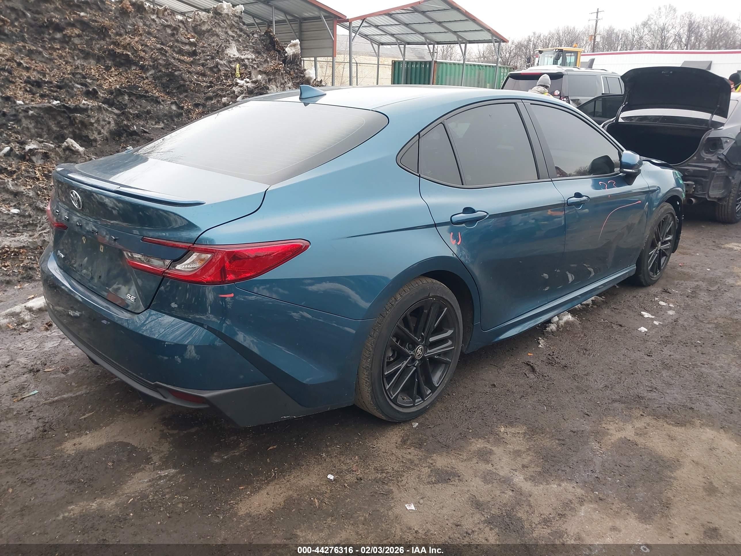 TOYOTA CAMRY image 4