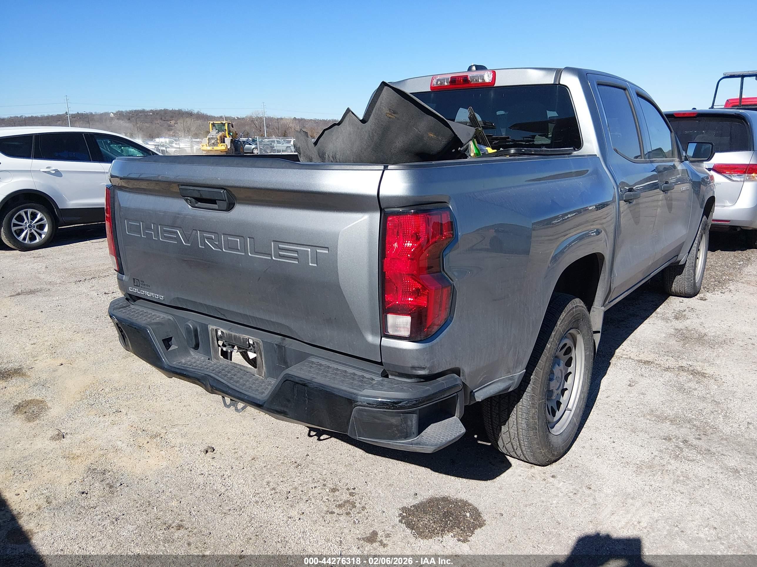 CHEVROLET COLORADO image 4