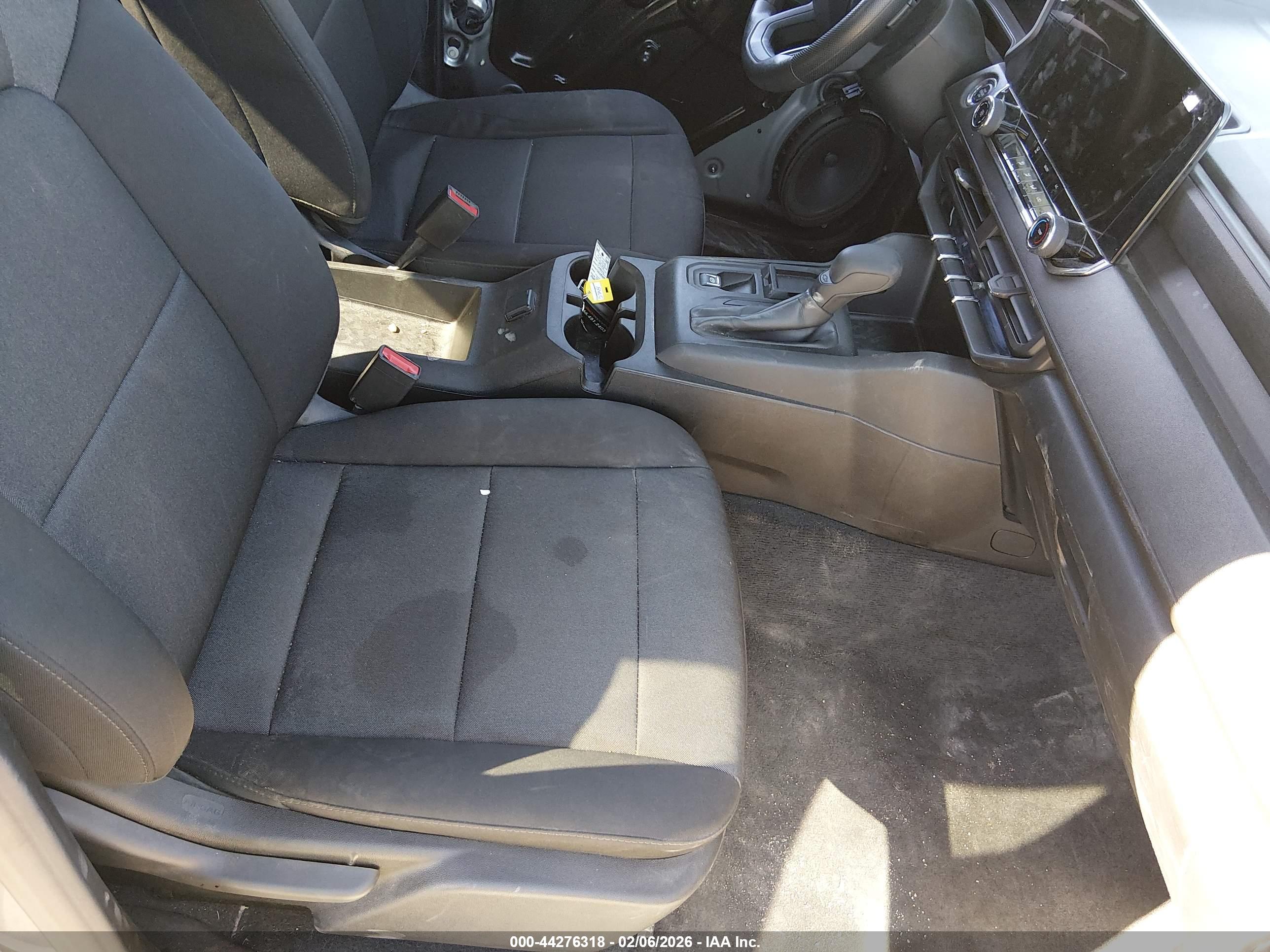 CHEVROLET COLORADO image 5