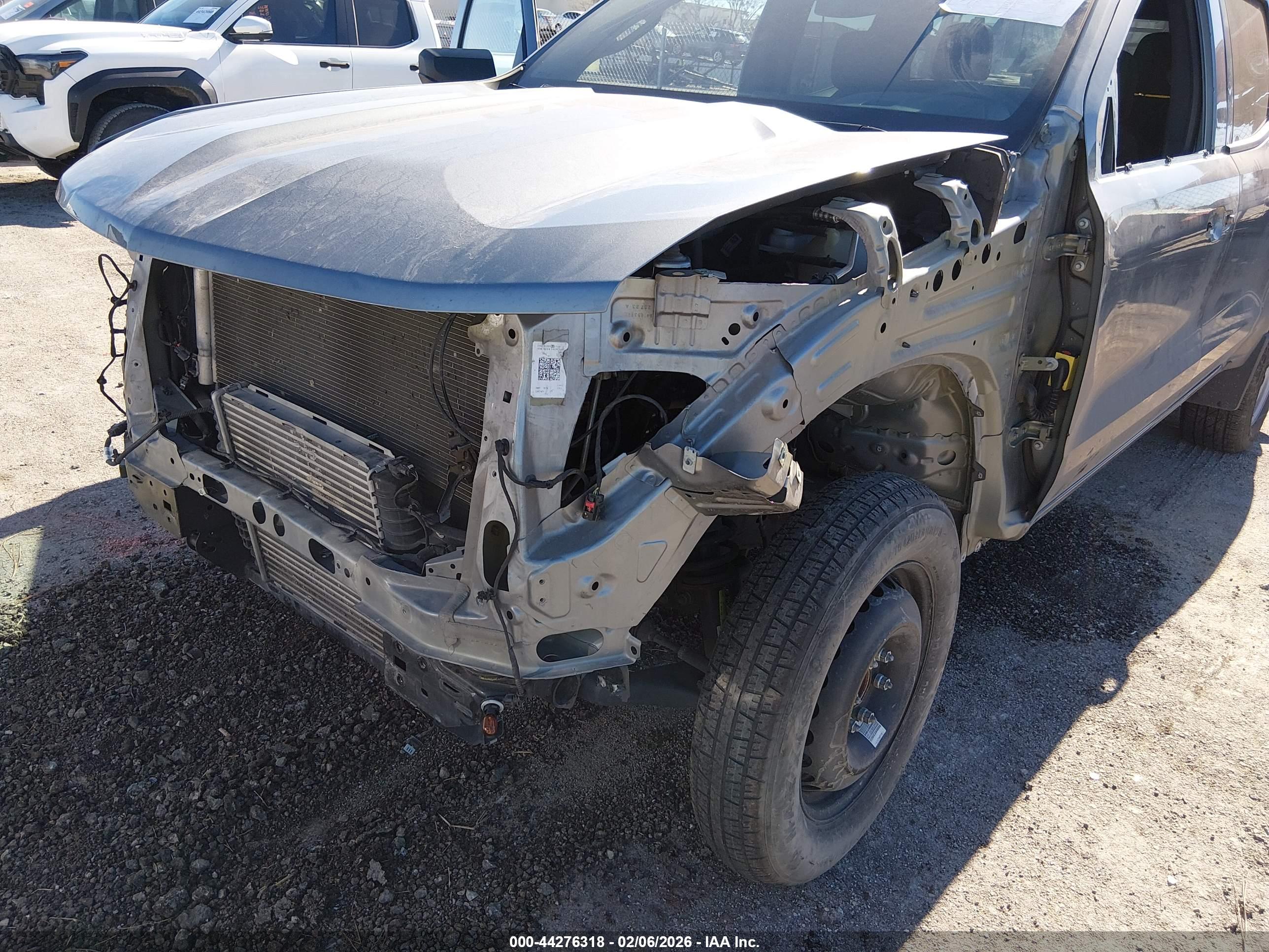 CHEVROLET COLORADO image 6