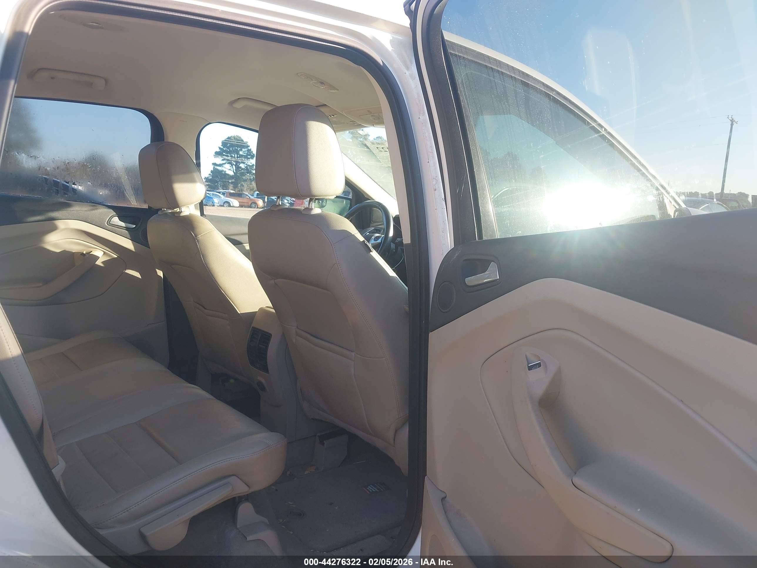 FORD ESCAPE image 8