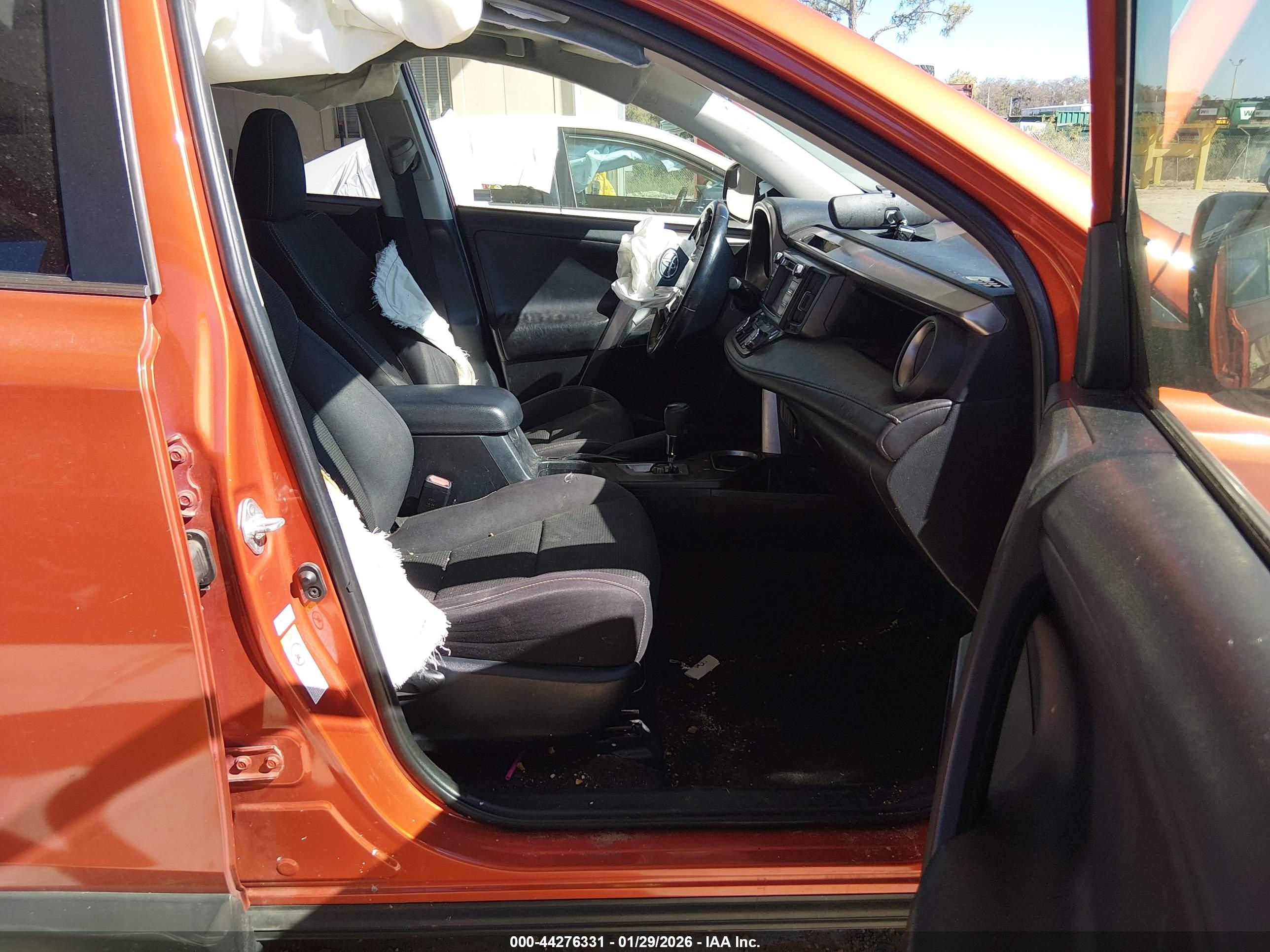 TOYOTA RAV4 image 5