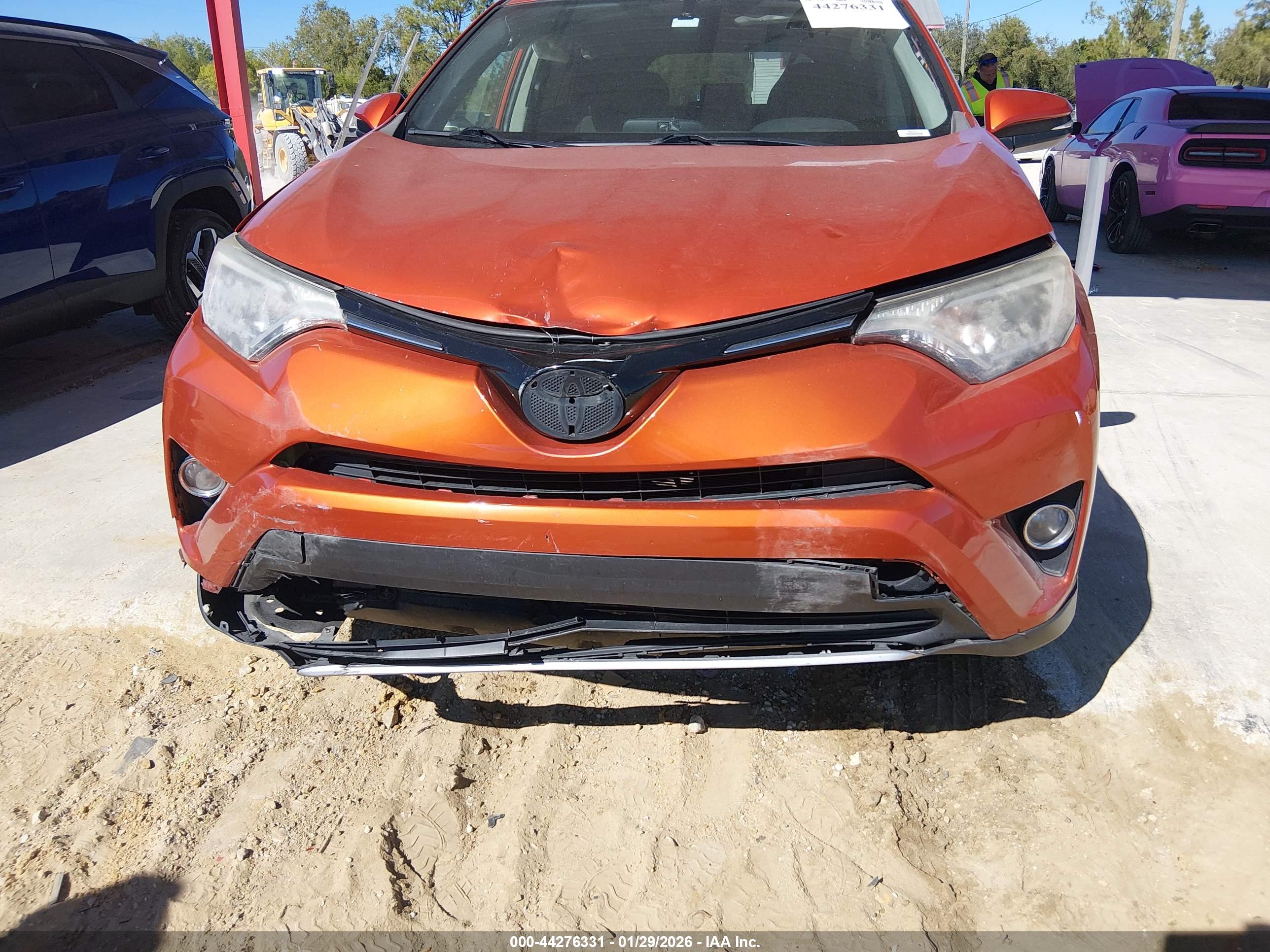 TOYOTA RAV4 image 6