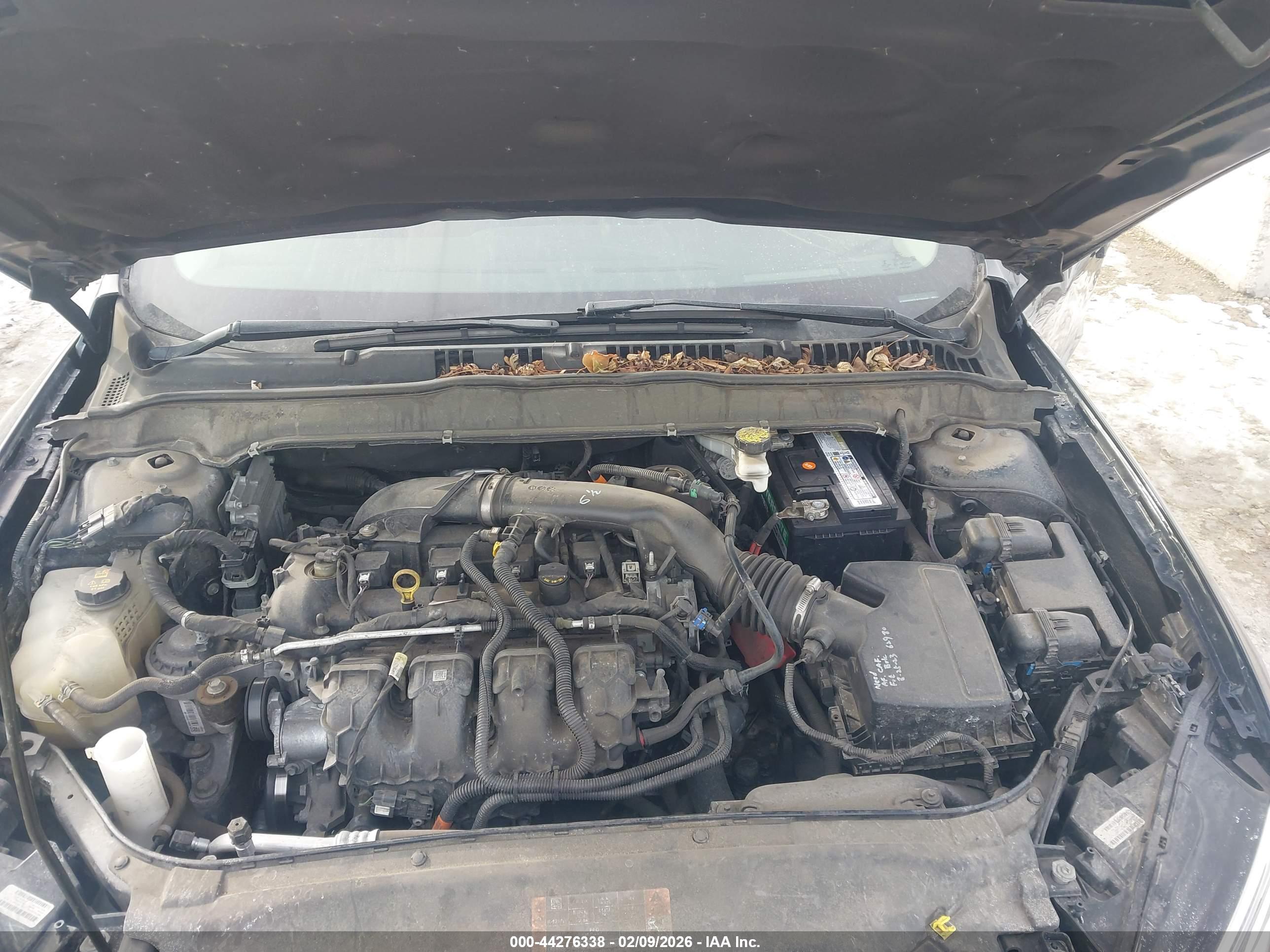 FORD FUSION image 10