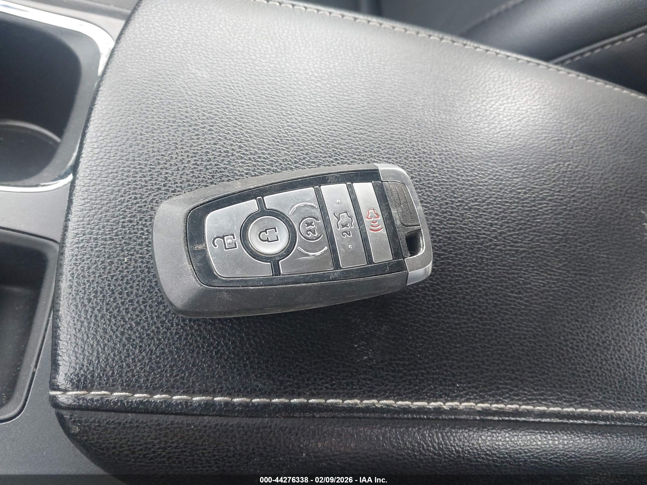 FORD FUSION image 11