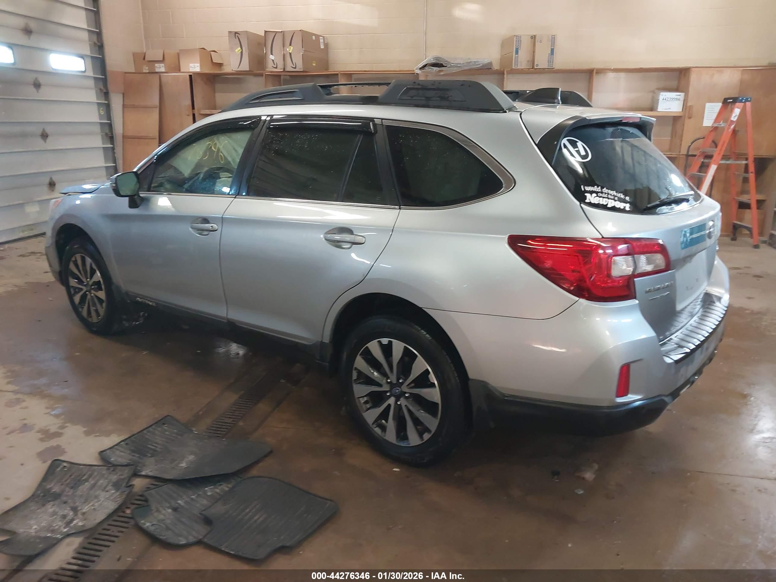 SUBARU OUTBACK image 3