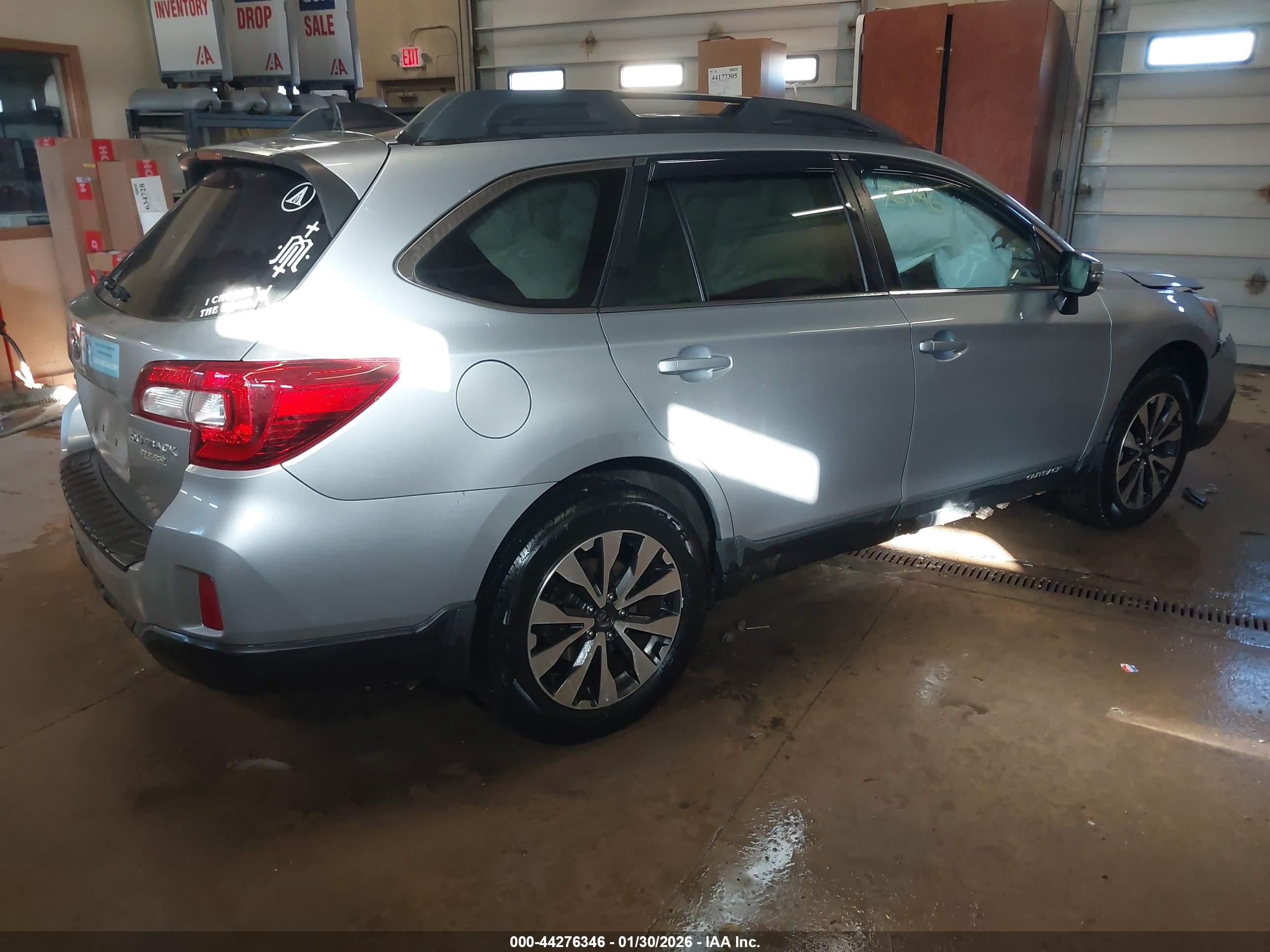 SUBARU OUTBACK image 4