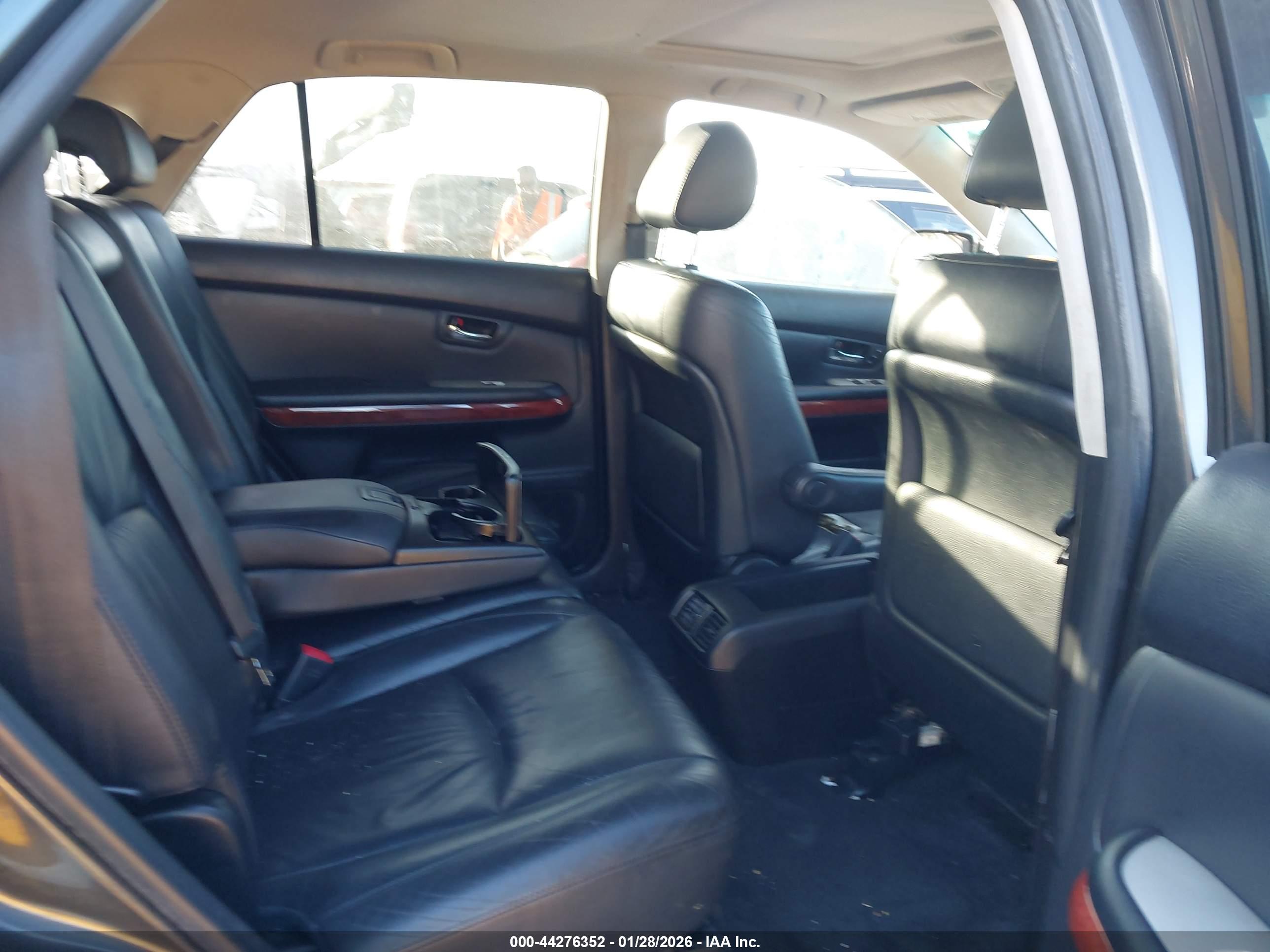 LEXUS RX image 8