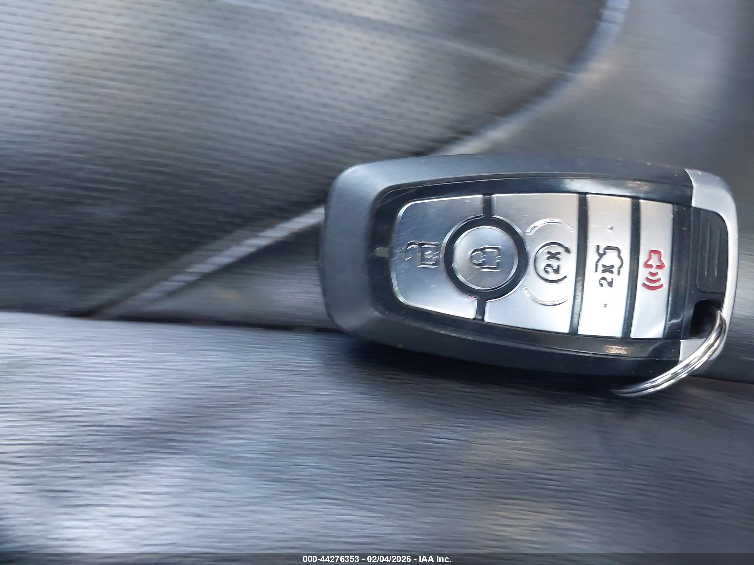 FORD FUSION image 11