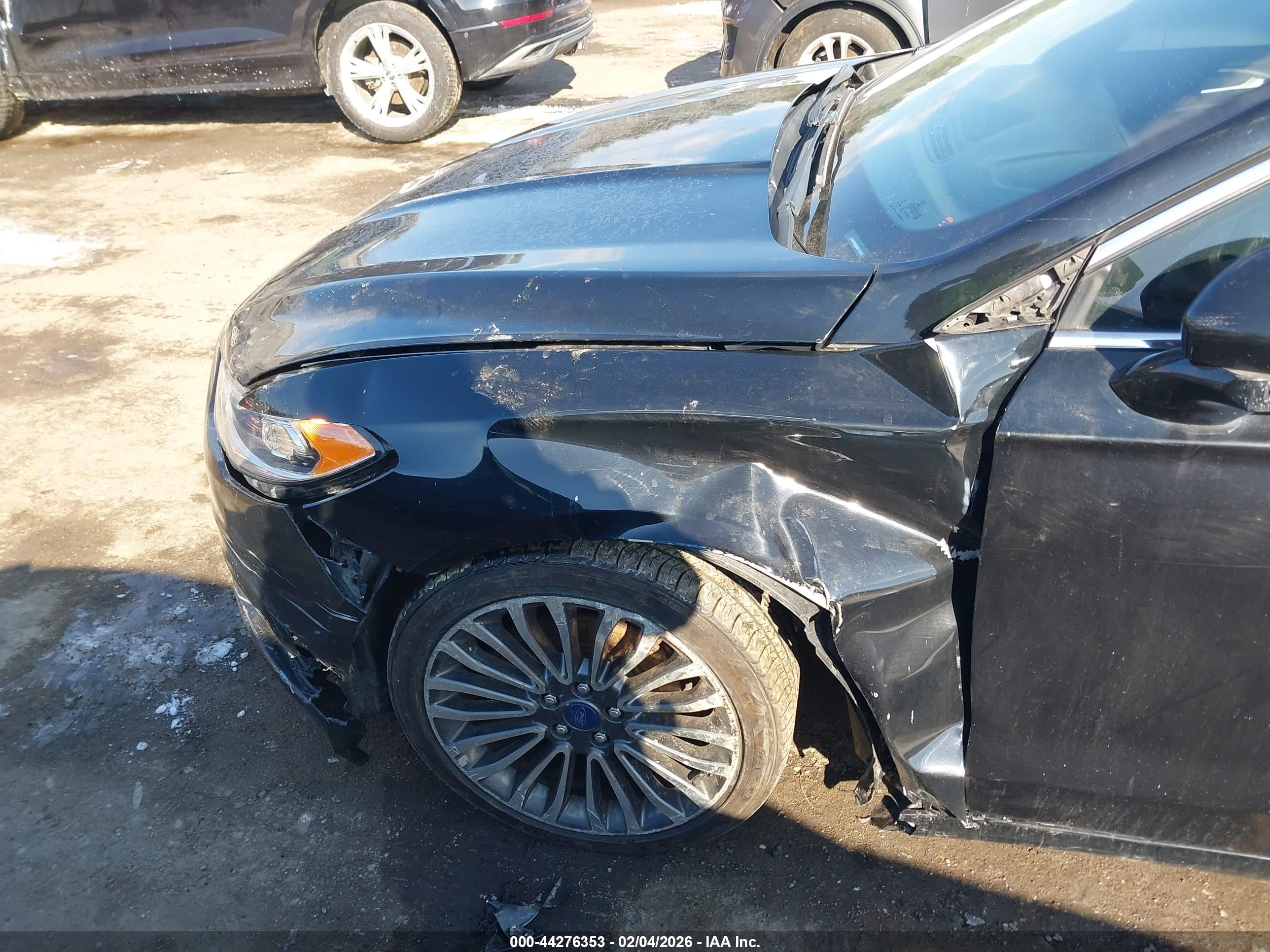 FORD FUSION image 6