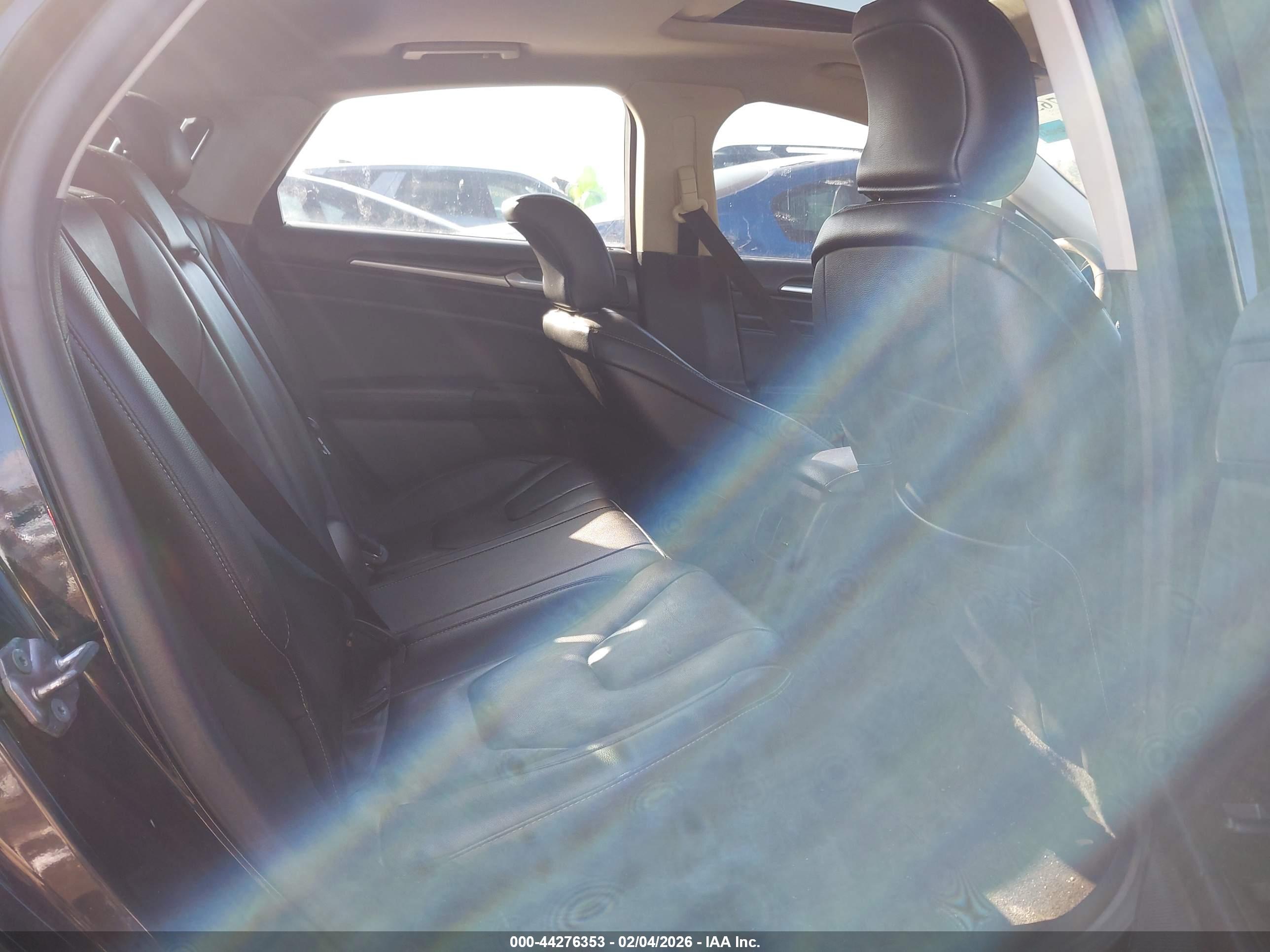 FORD FUSION image 8