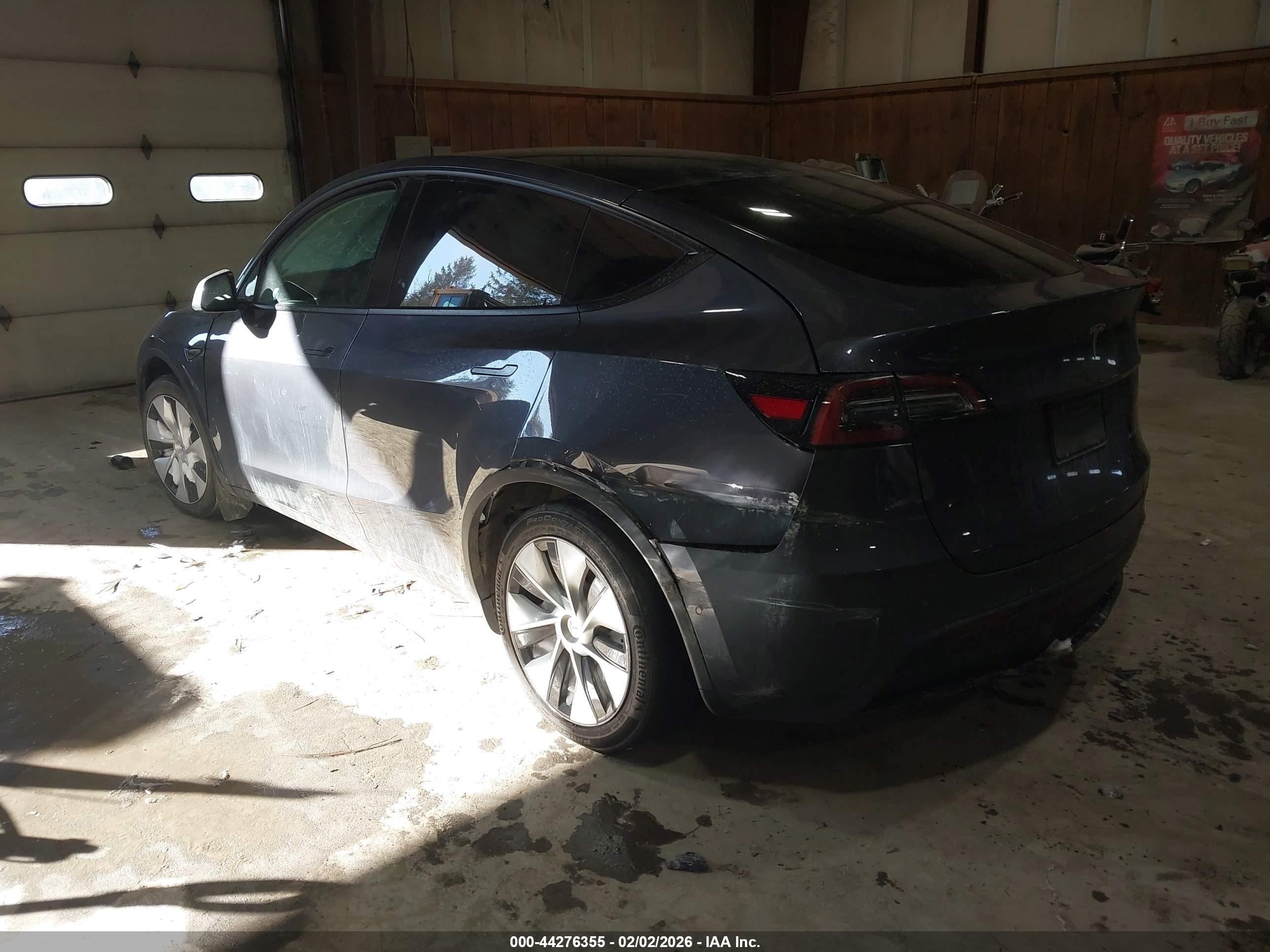 TESLA MODEL image 3