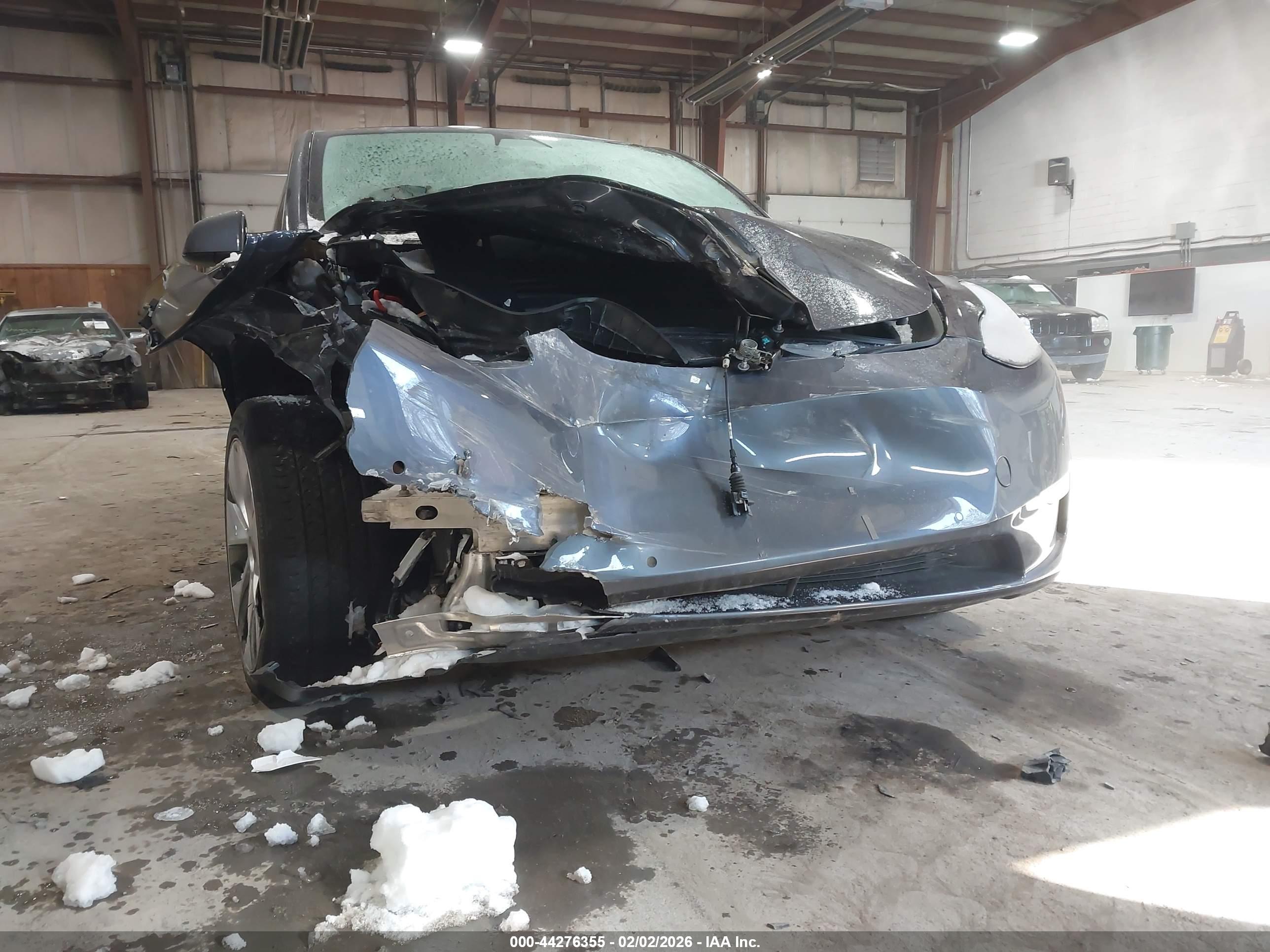 TESLA MODEL image 6