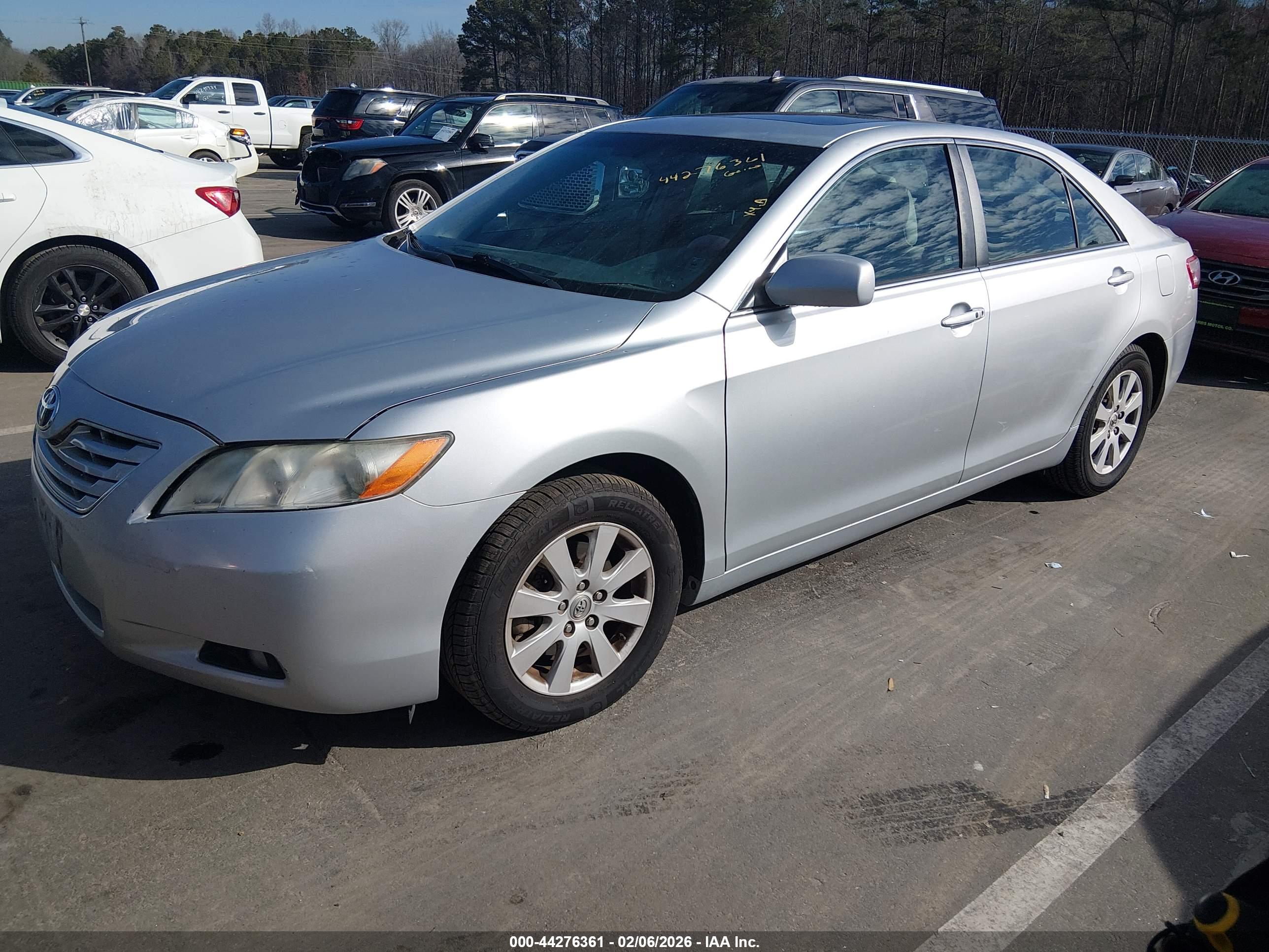 TOYOTA CAMRY image 2