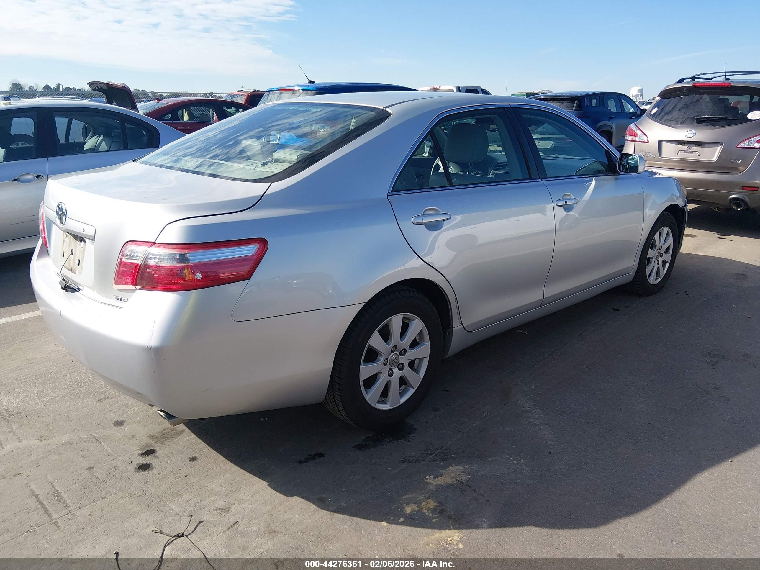 TOYOTA CAMRY image 4