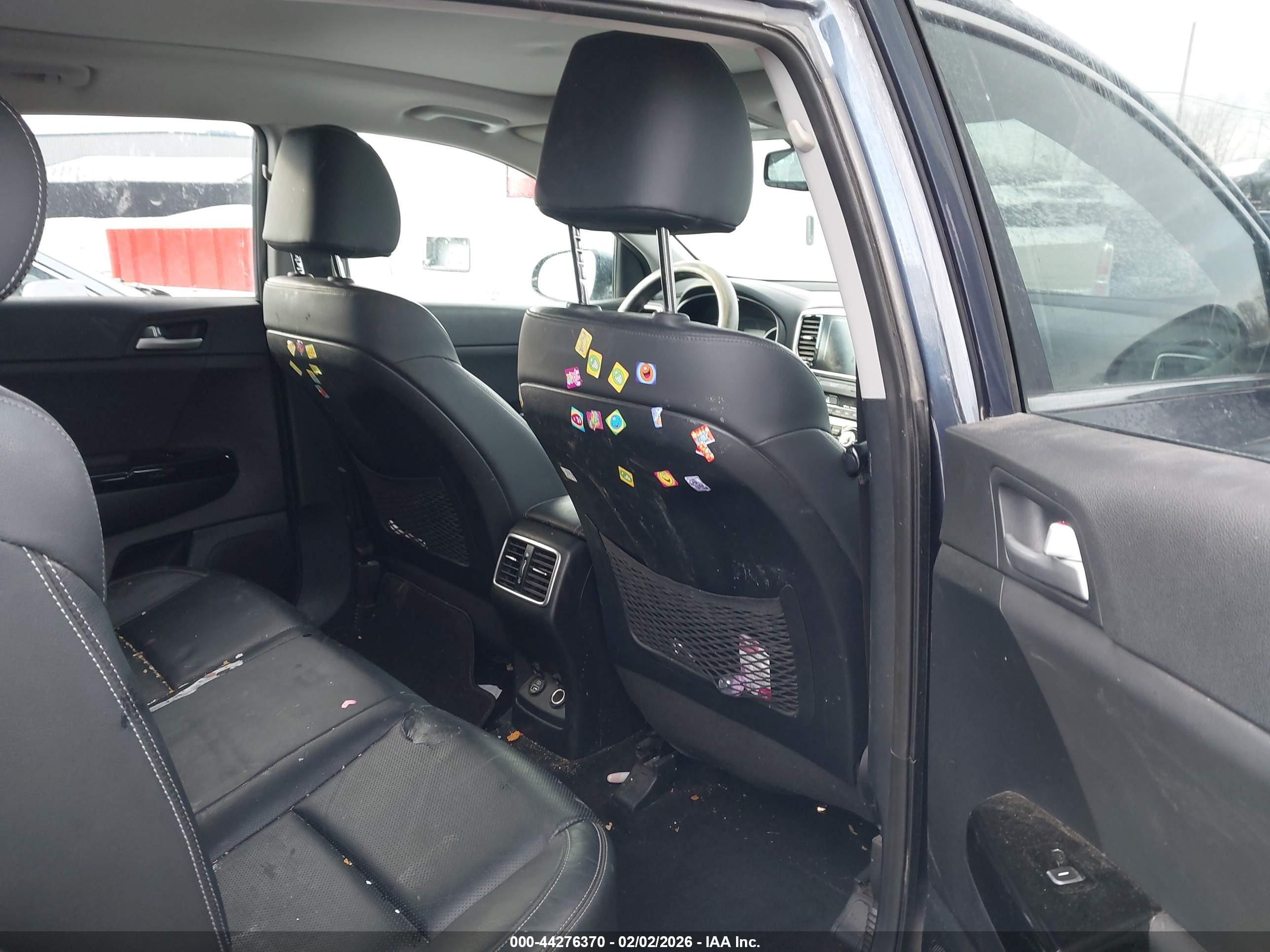 KIA SPORTAGE image 8