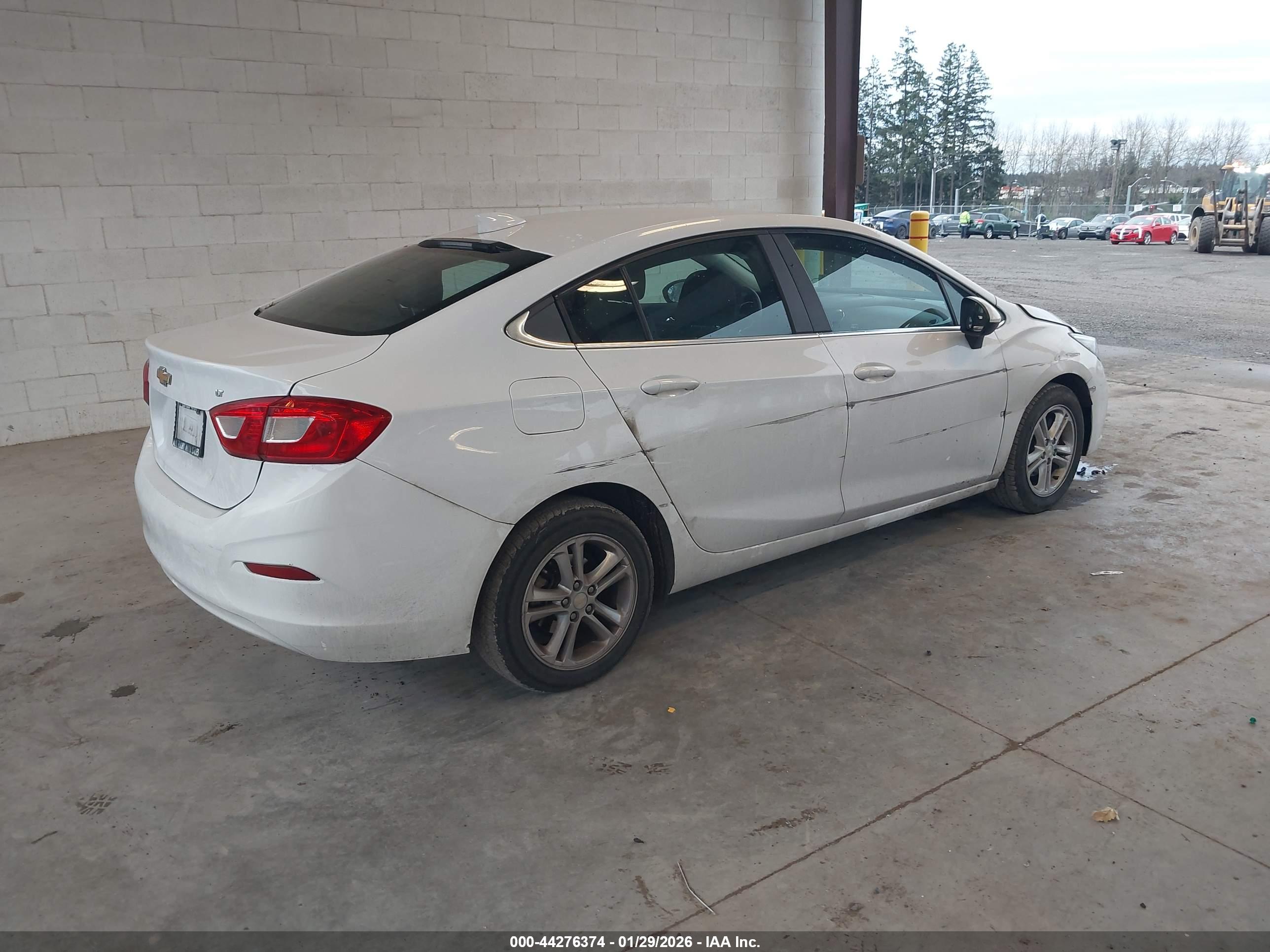 CHEVROLET CRUZE image 4
