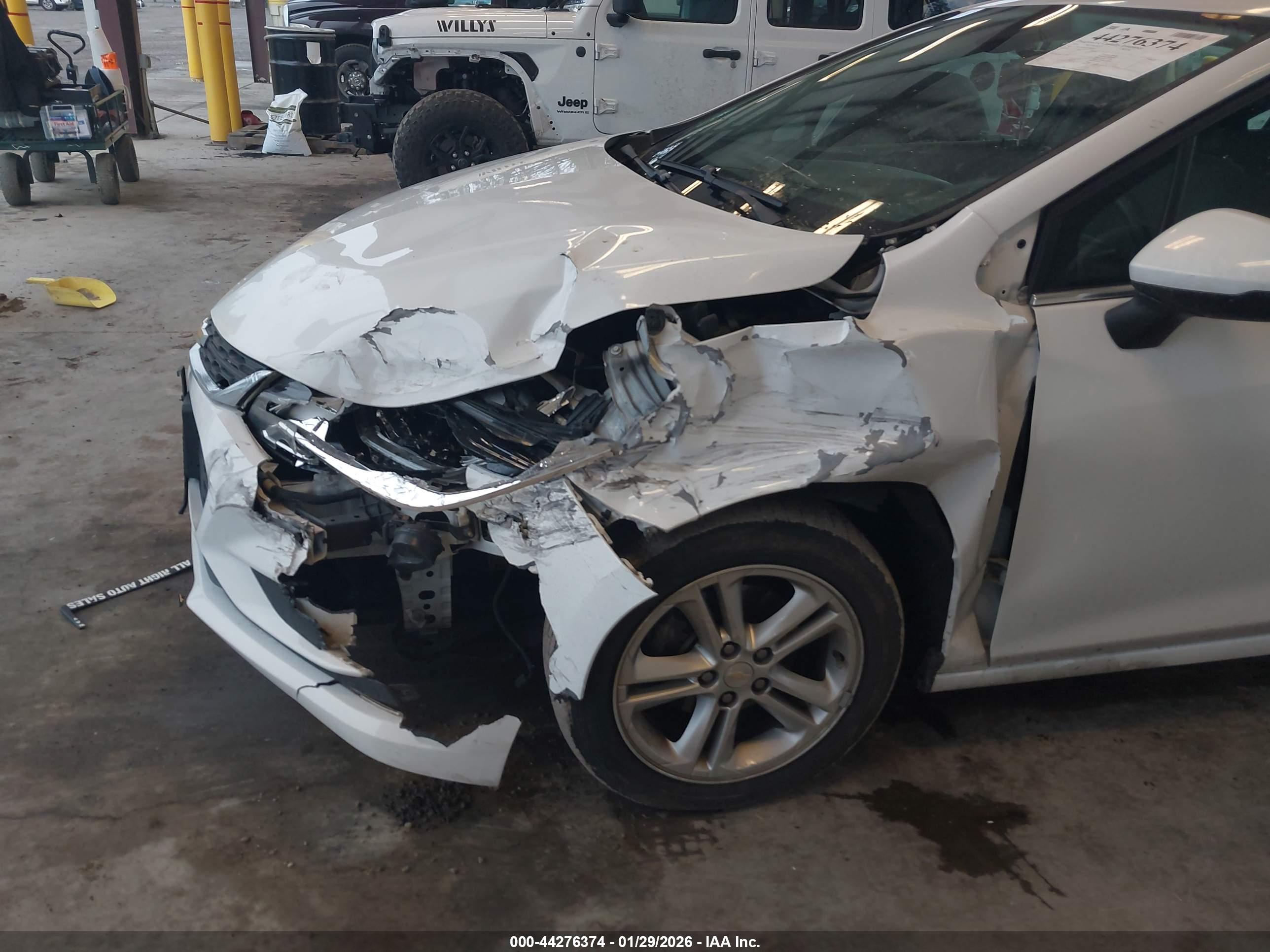 CHEVROLET CRUZE image 6