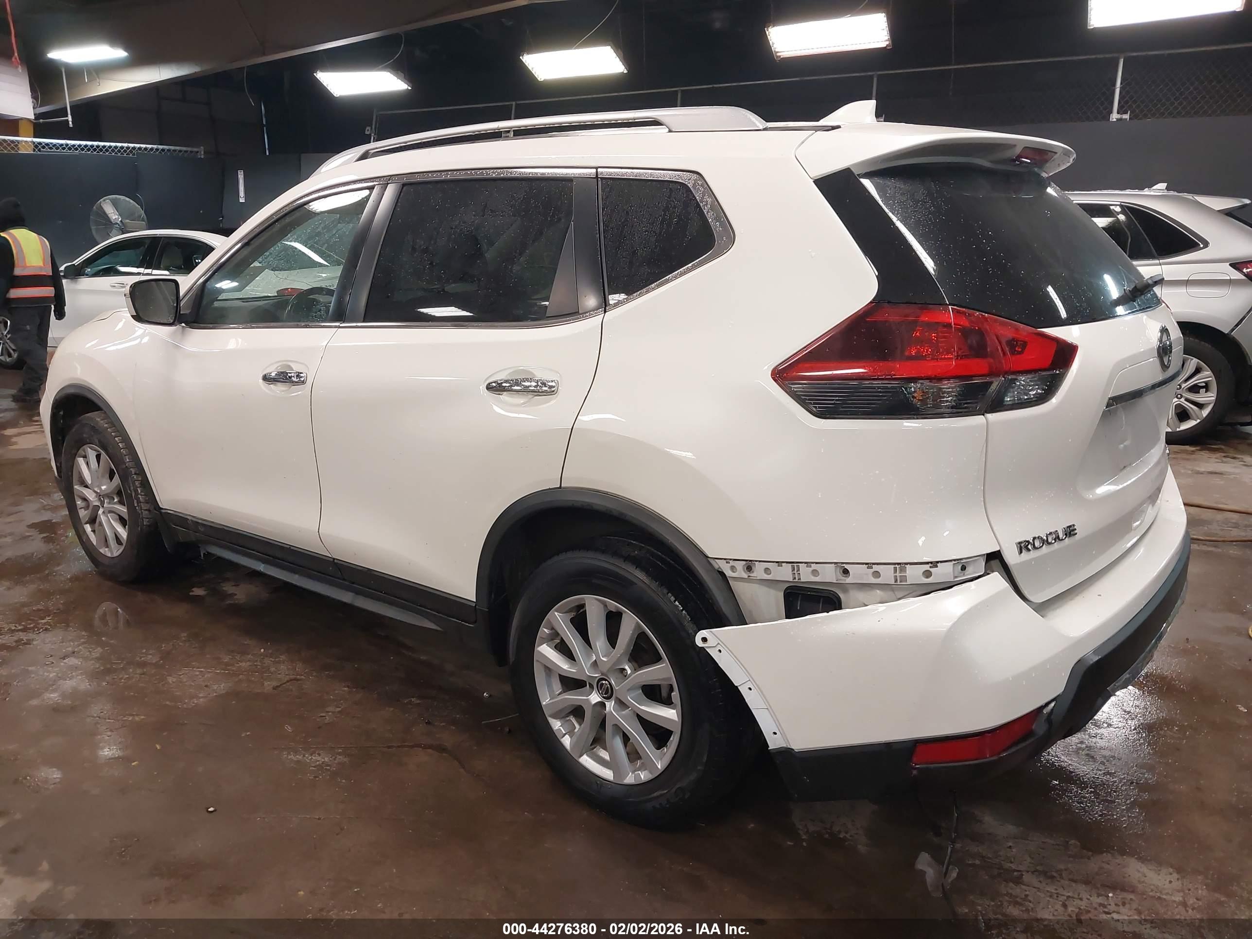 NISSAN ROGUE image 6