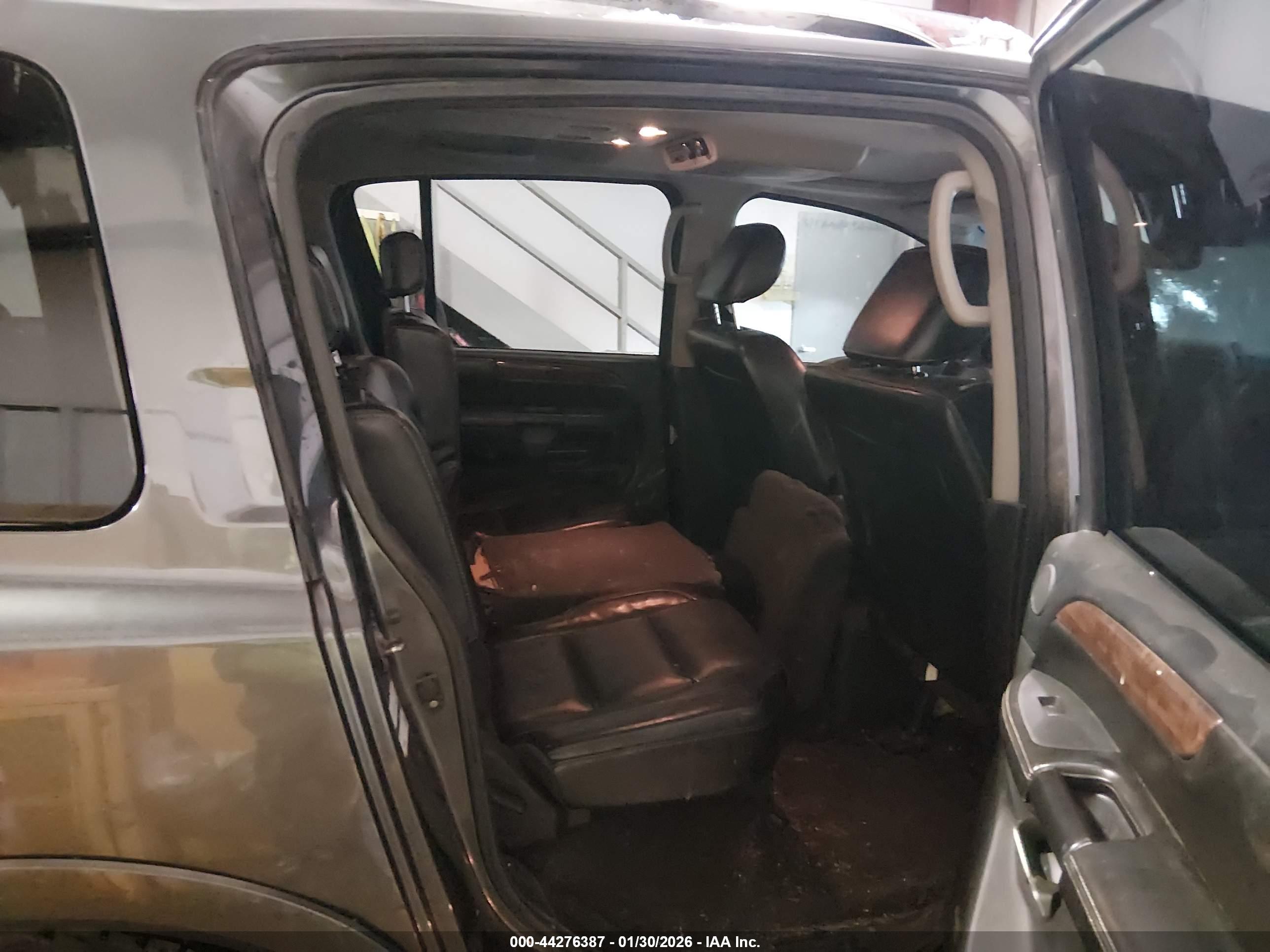 NISSAN ARMADA image 8