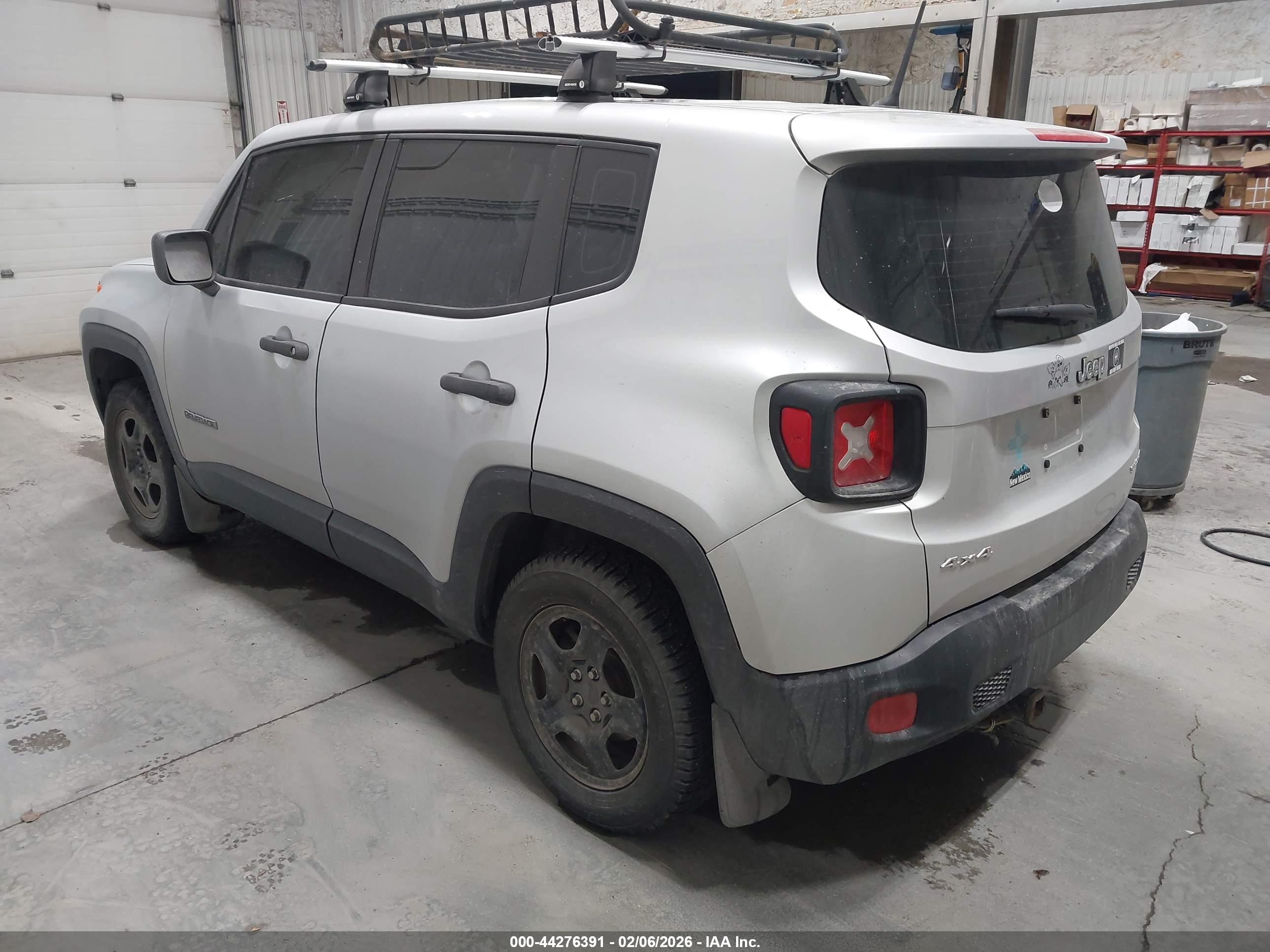 JEEP RENEGADE image 3