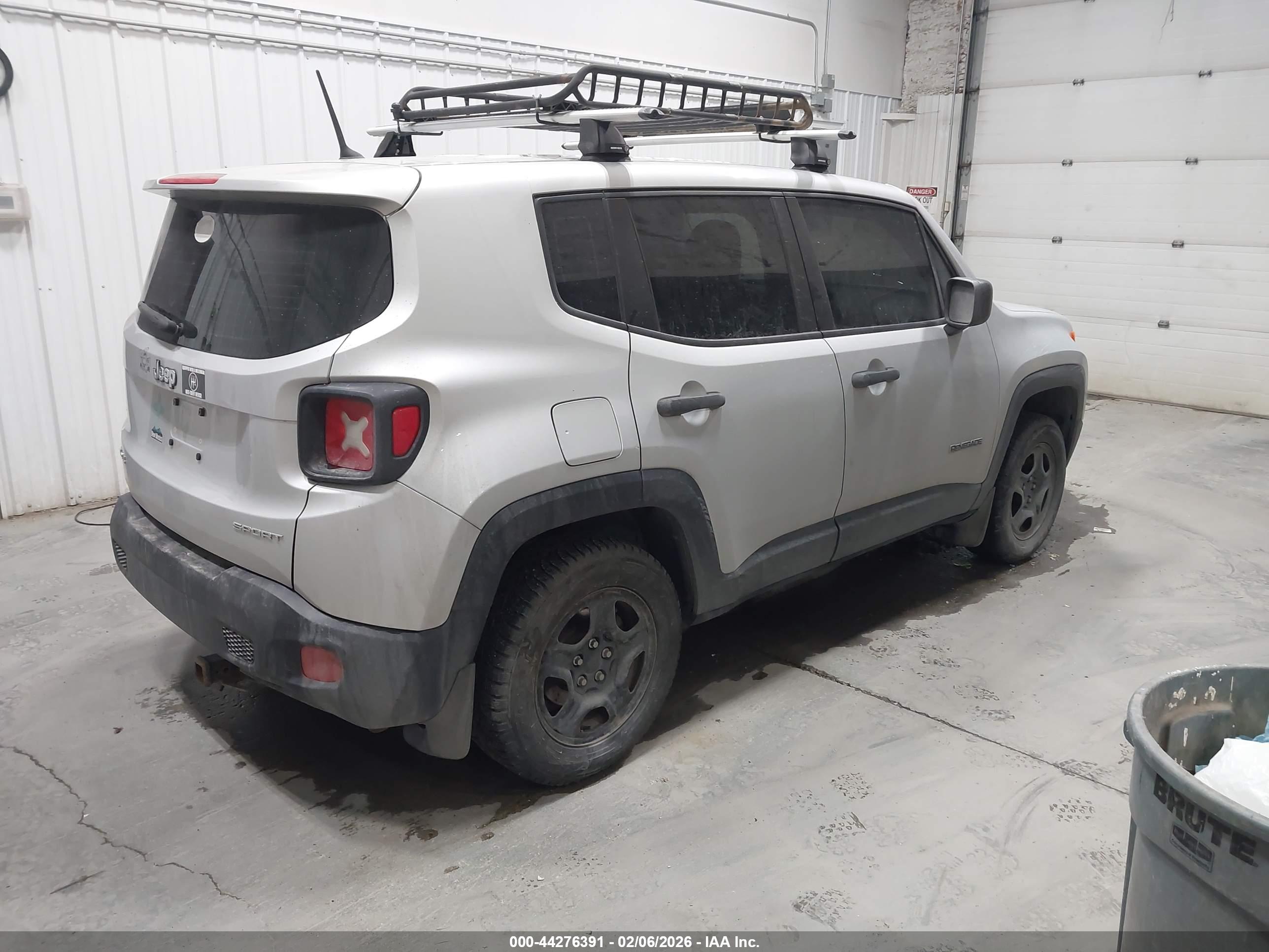 JEEP RENEGADE image 4