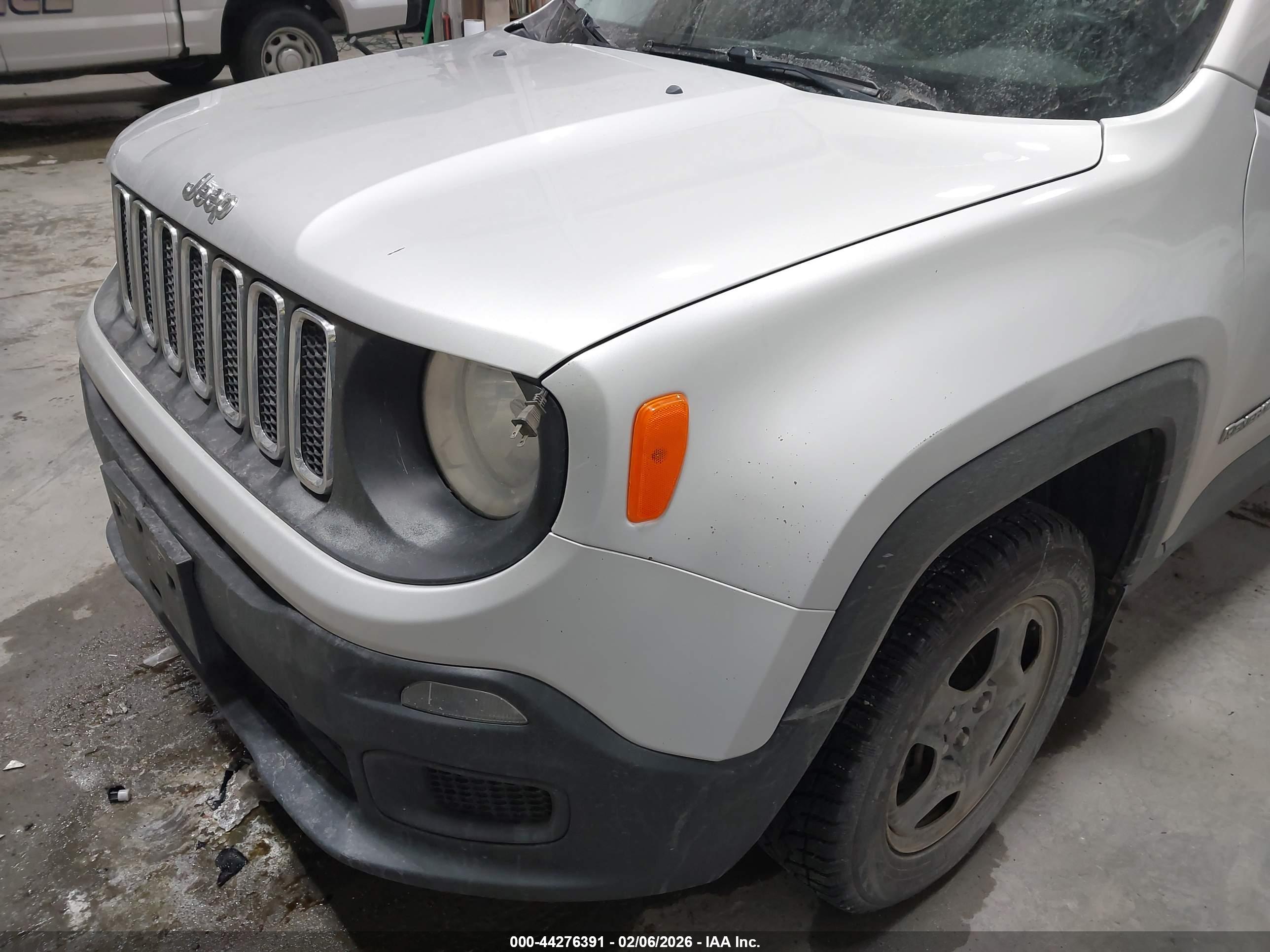 JEEP RENEGADE image 6